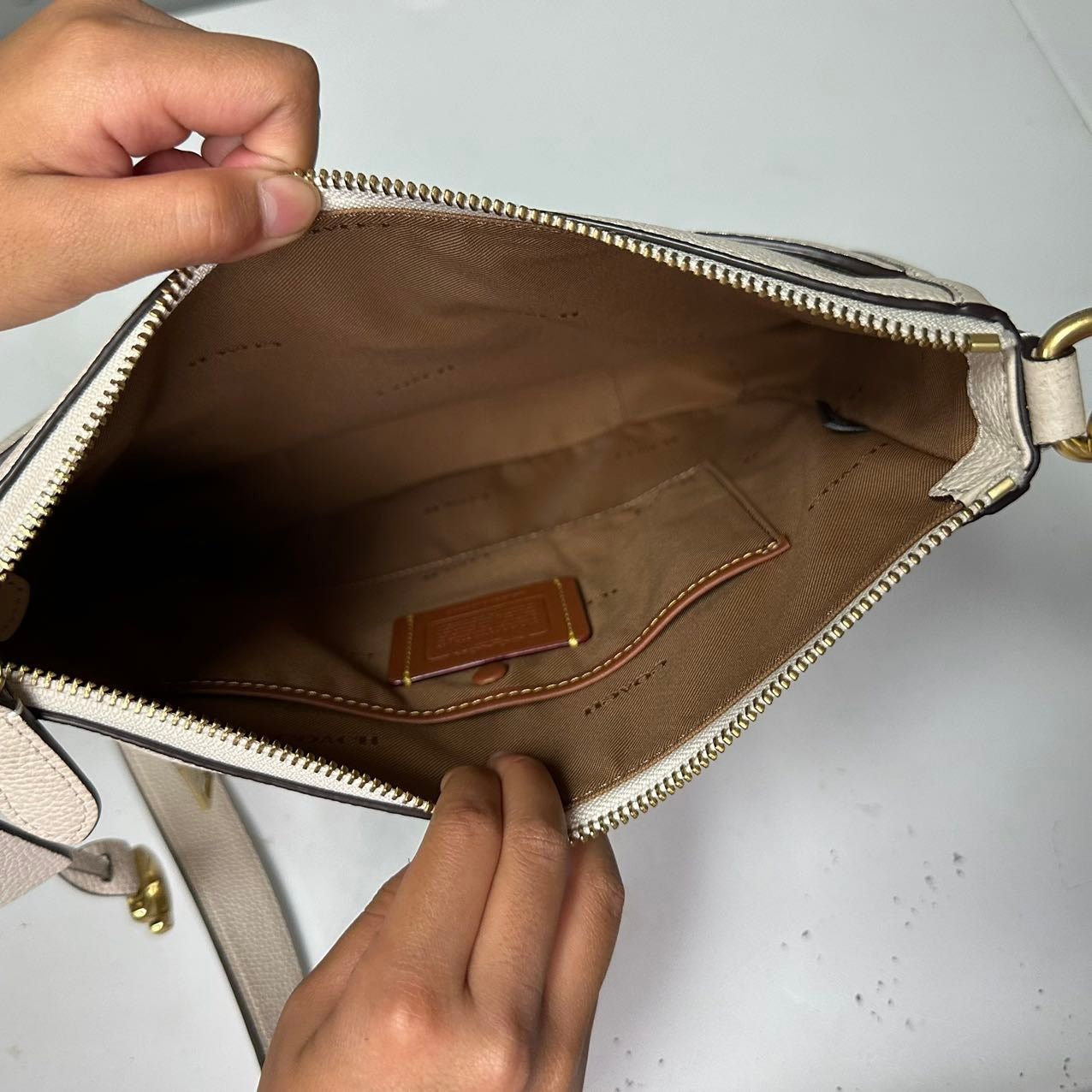 Coach Coach Polished Pebble Leather Crossbody Bag C8483 Size ONE SIZE - 5 Thumbnail