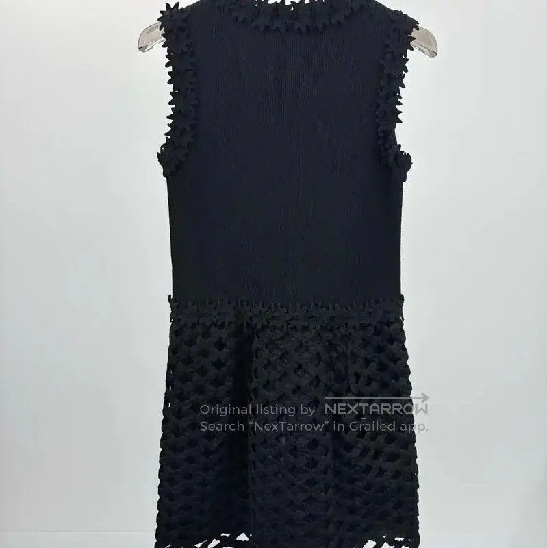 Chanel Chanel Black Midi Dress with Floral Details . Size M / US 6-8 / IT 42-44 - 2 Thumbnail