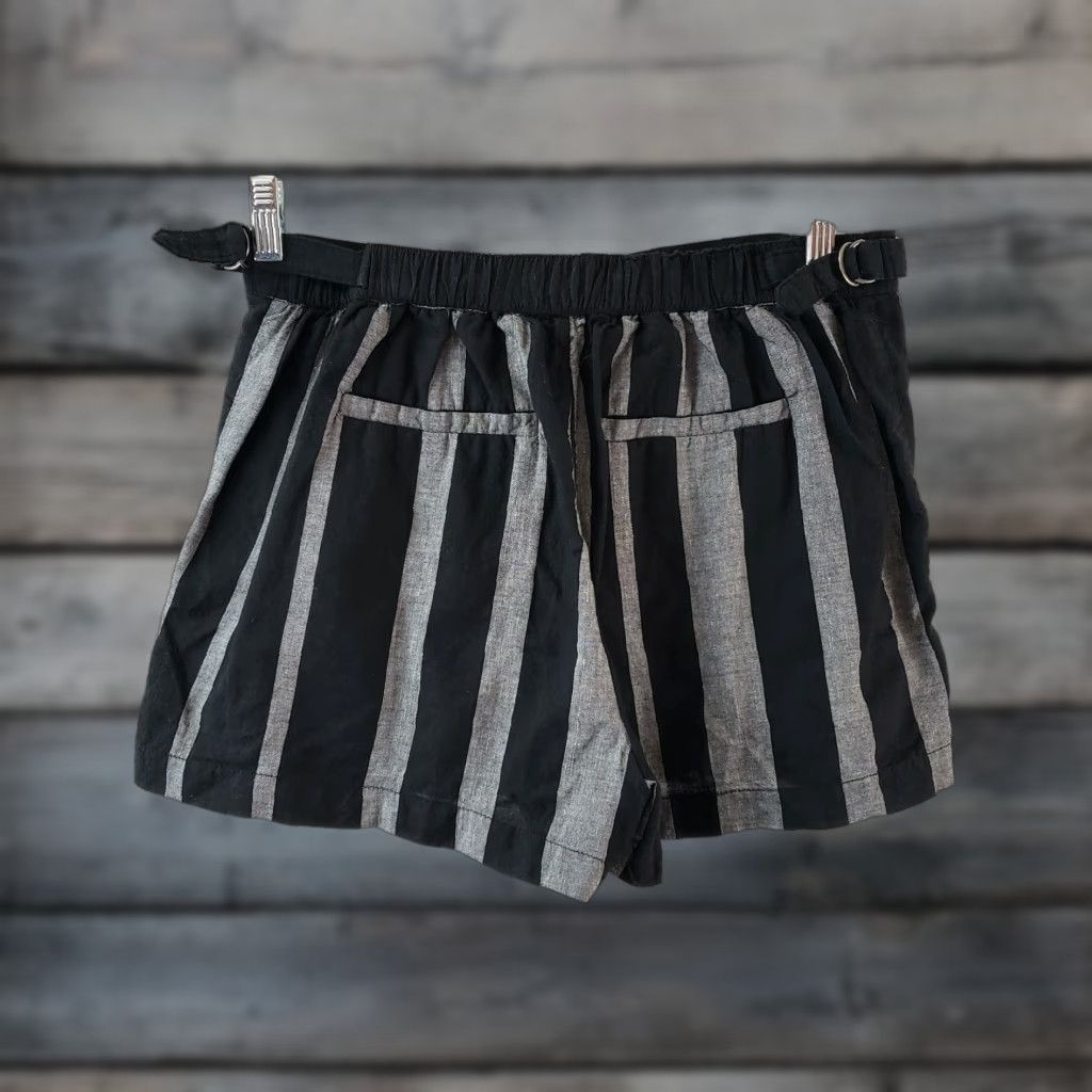 Vintage Who What Wear Womens Shorts Sz Medium Black Gray Striped High Rise Cotton Blend Size 32" / US 10 / IT 46 - 1 Thumbnail