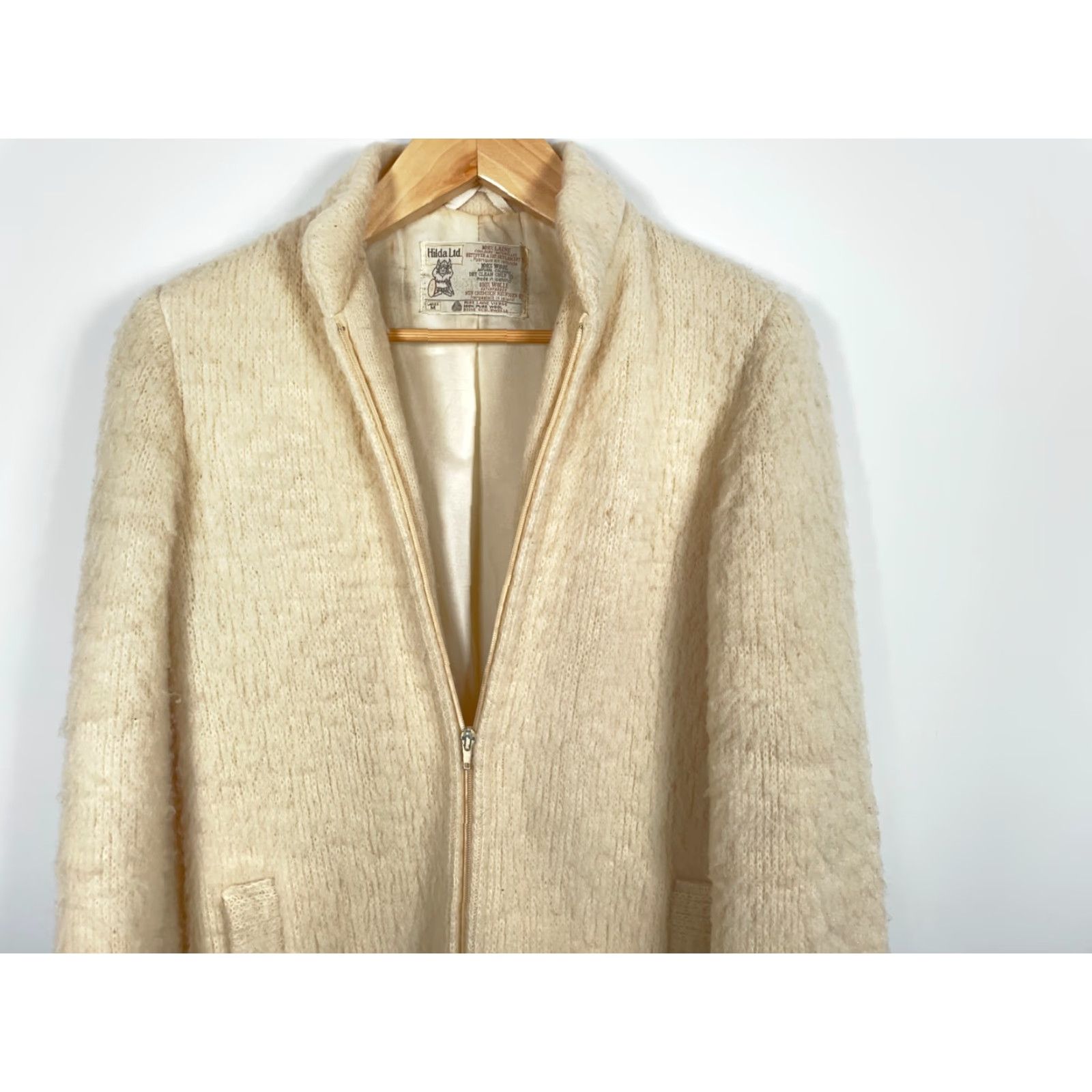 Vintage VINTAGE Hilda Ltd. Pure Wool Zip Sweater Women’s Medium Ivory Lined Sweater Iceland 60s Size M / US 6-8 / IT 42-44 - 4 Thumbnail