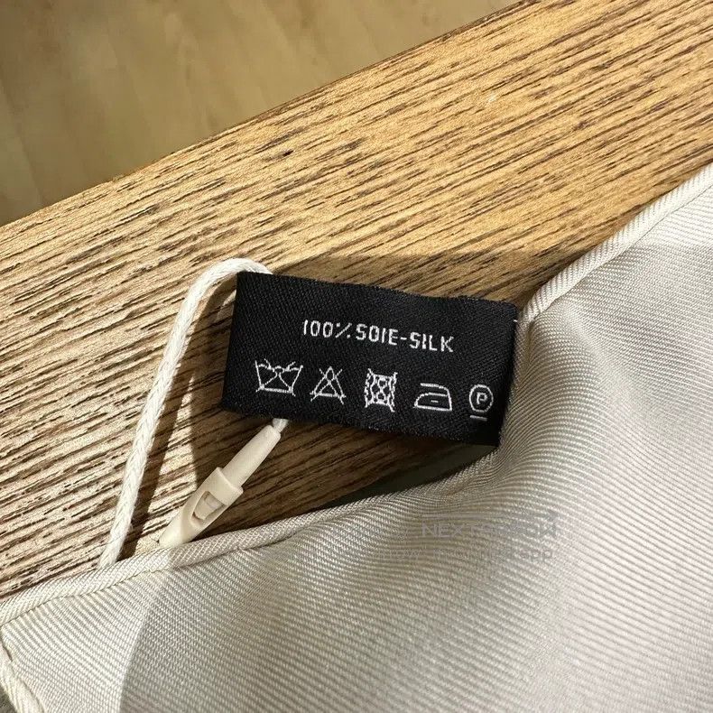 Chanel Chanel Rainbow slogan letter silk scarf Size ONE SIZE - 4 Thumbnail