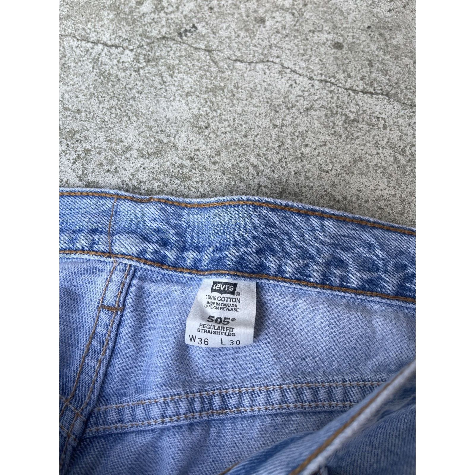 Levi's 90s Levi's Light Wash Thrashed Faded Distressed Jeans Size US 36 / EU 52 - 3 Thumbnail