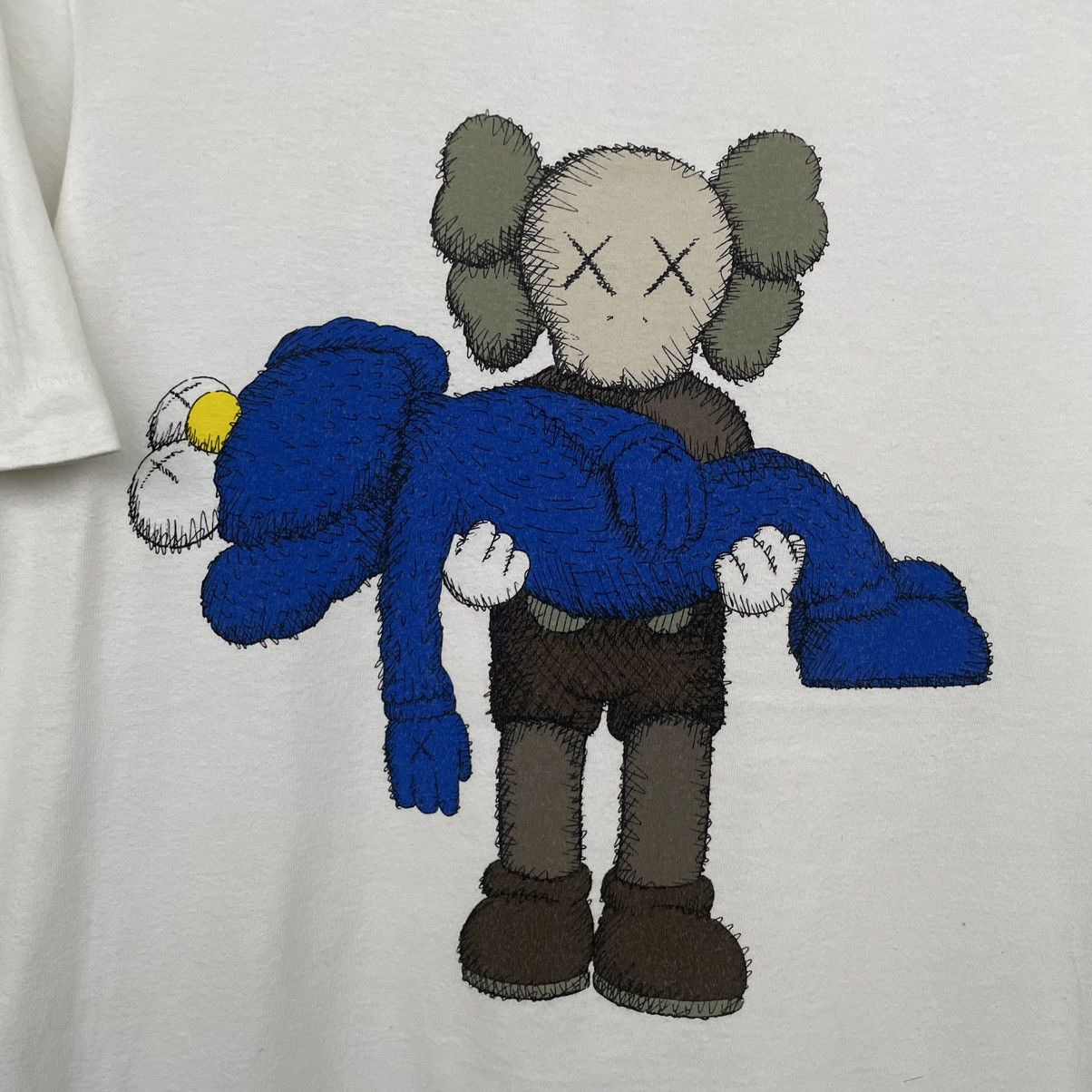 Japanese Brand × Kaws Kaws for Uniqlo T Shirt Travis Style Size US M / EU 48-50 / 2 - 2 Thumbnail
