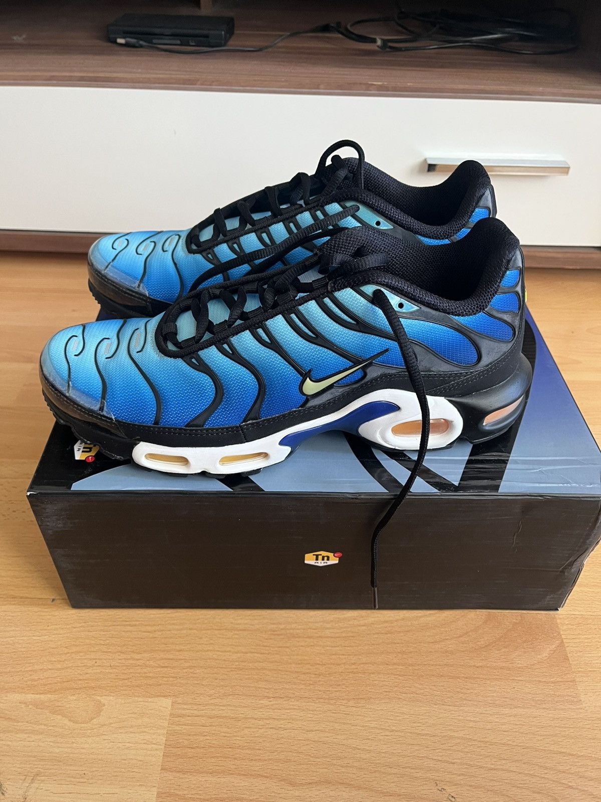 Nike Nike Air Max TN OG Hyperblue 2018 Size US 11 / EU 44 - 2 Thumbnail