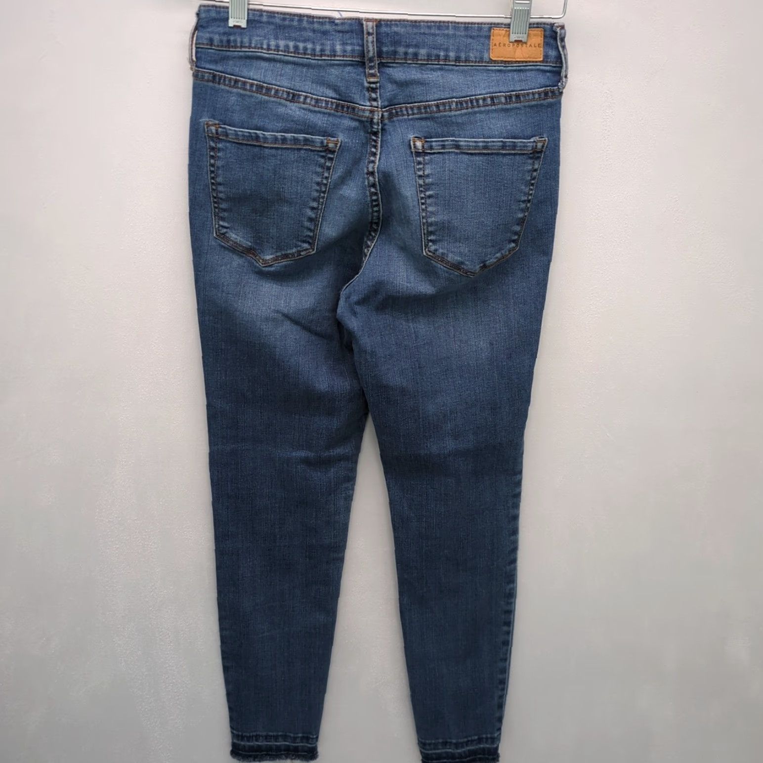 Vintage Aéropostale Jeans Skinny Floral Embroidered Frayed Leg Denim Blue Women's Size 6 Size 28" / US 6 / IT 42 - 2 Thumbnail