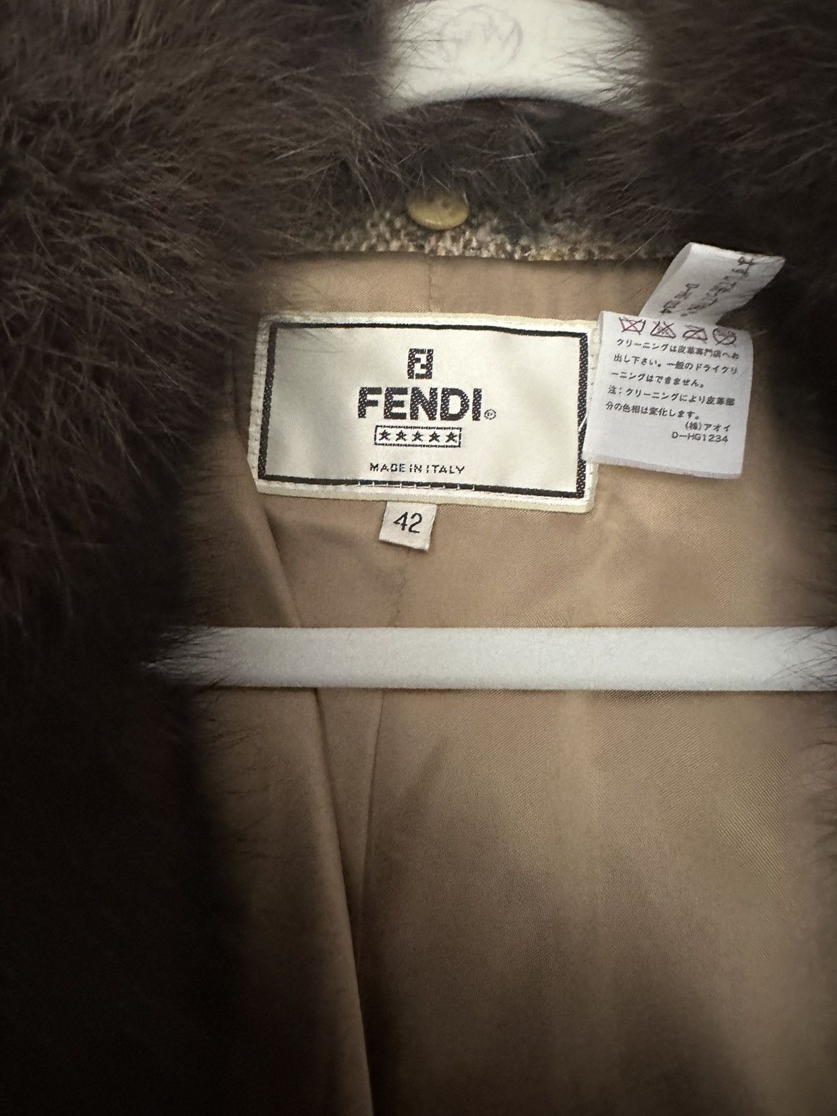 Fendi Archive Fendi Fall 1996 Fur Collar Tweed Coat Karl Lagerfeld Size M / US 6-8 / IT 42-44 - 3 Thumbnail