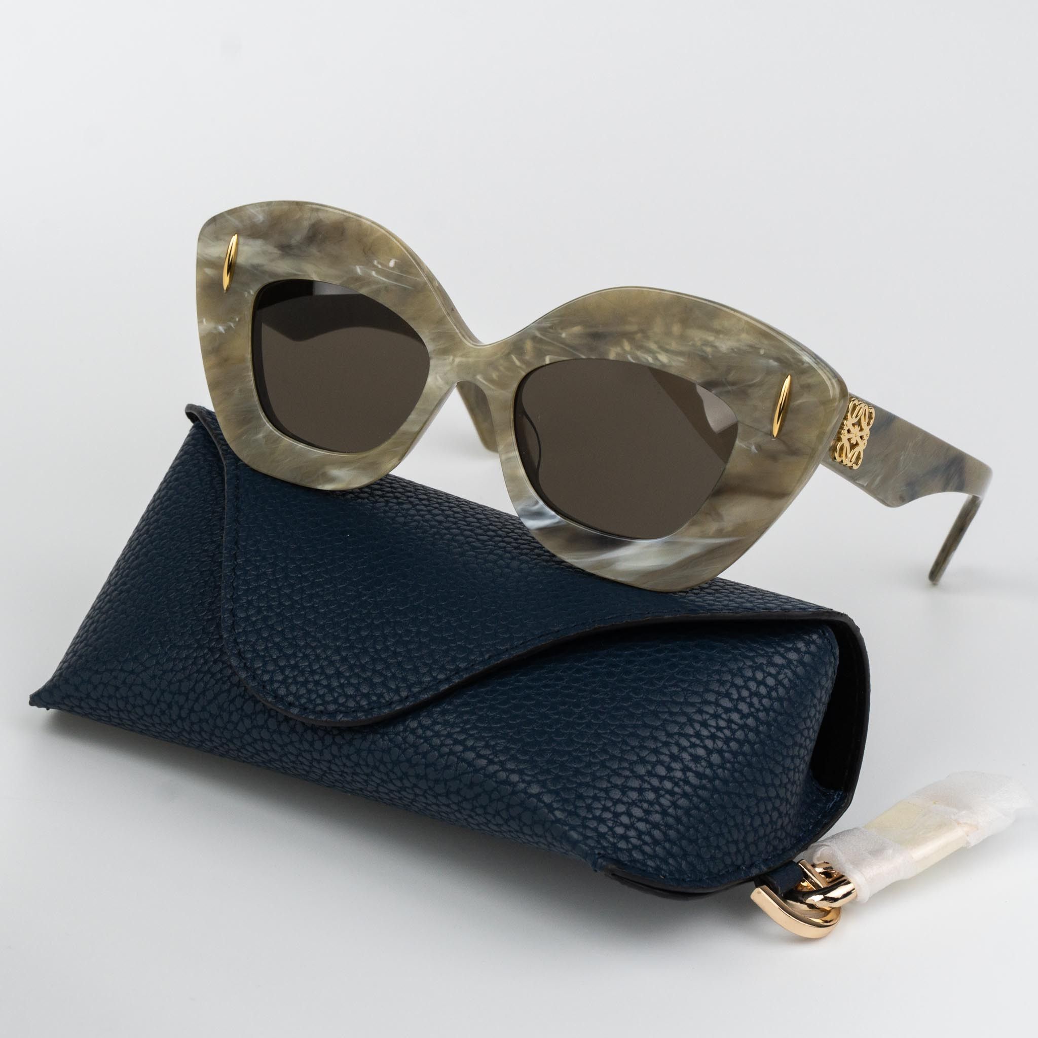 New, LOEWE Sunglasses LW40112I 72E Authentic Loewe Acetate Curvy Round Sunglasses LW40112I Black 1751143  main image 2