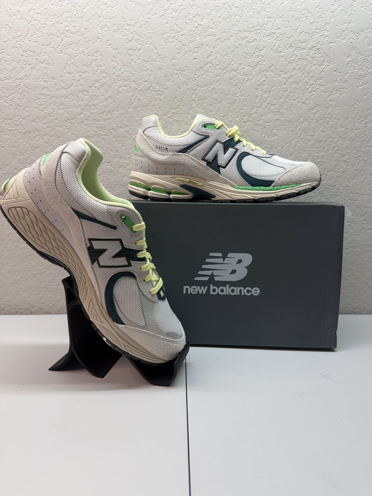 New Balance 2002R Mens size 9.5 U2002RTA New Balance 2002R - Men main image 3