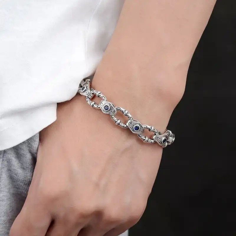 Jewelry × Vintage Cuff Bracelet Retro Embossed Arabesque Locomotive Size ONE SIZE - 5 Thumbnail