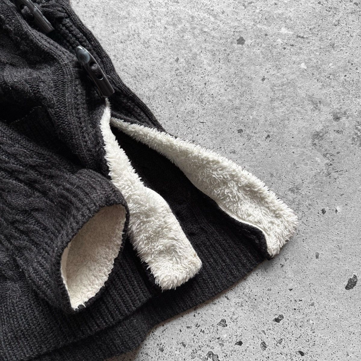 Lacoste Lacoste Vintage Womens Cable Knit Cardigan Hooded Black Size M / US 6-8 / IT 42-44 - 7 Thumbnail