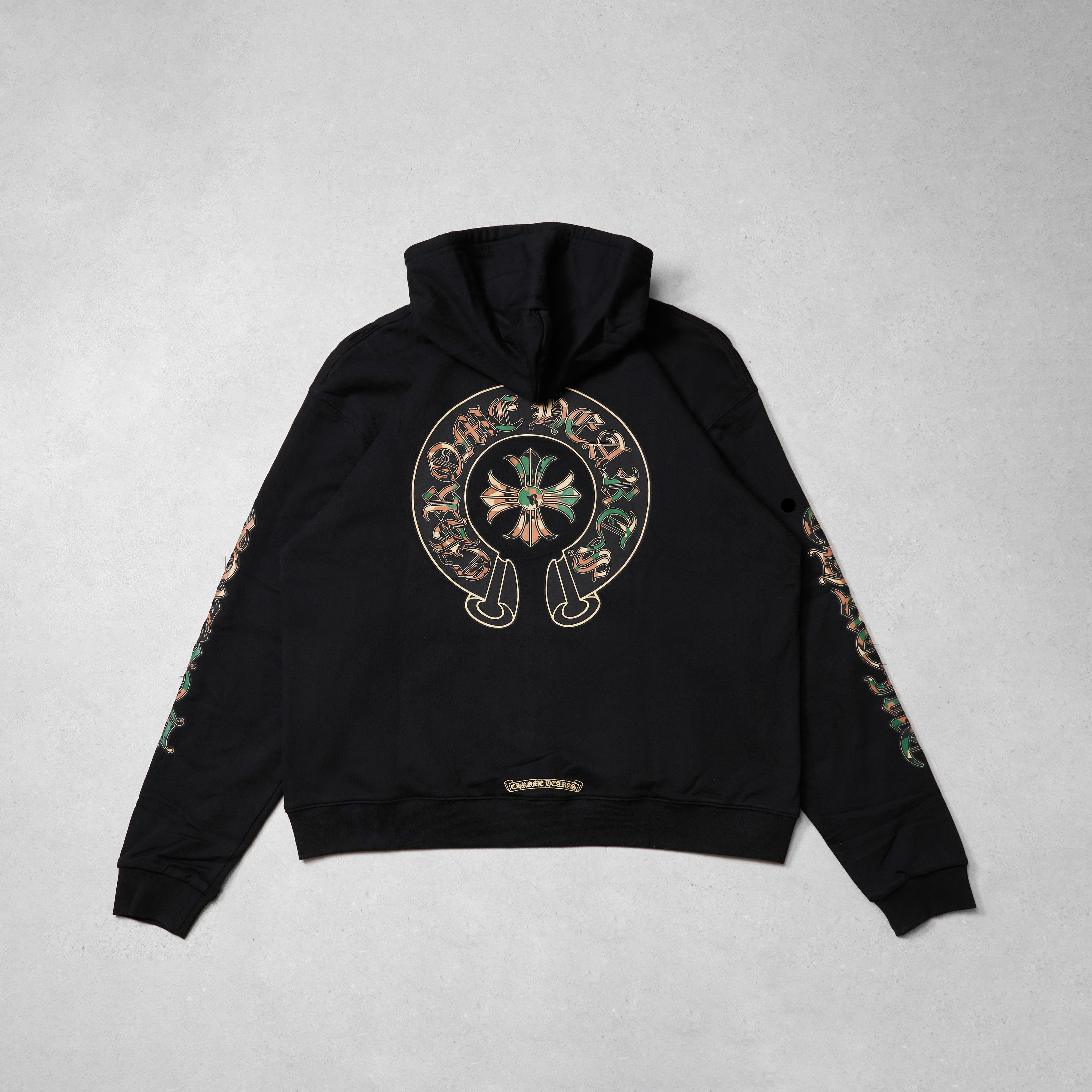 パーカー・フーディ Chrome Hearts Camo Horseshoe Hoodie Black Chrome Hearts Black & Pink Online Exclusive Horseshoe Logo