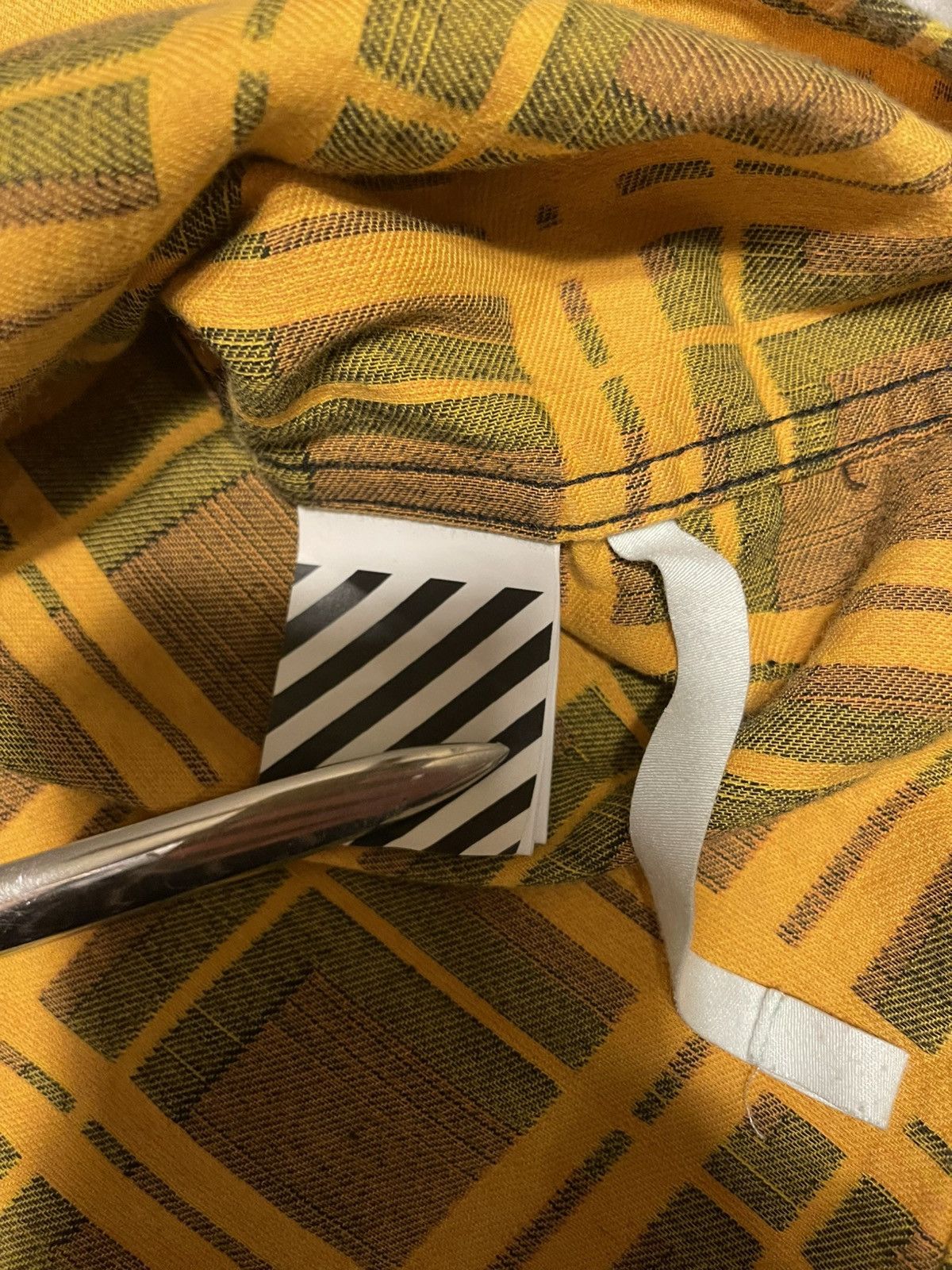 Off-White × Virgil Abloh OFF-WHITE C/O VIRGIL ABLOH YELLOW OVERSIZED FLANNEL SIZE L Size US L / EU 52-54 / 3 - 12 Thumbnail