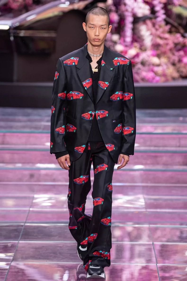 Versace Versace Silk mono embroidered jacket and jacket Size US L / EU 52-54 / 3 - 8 Thumbnail