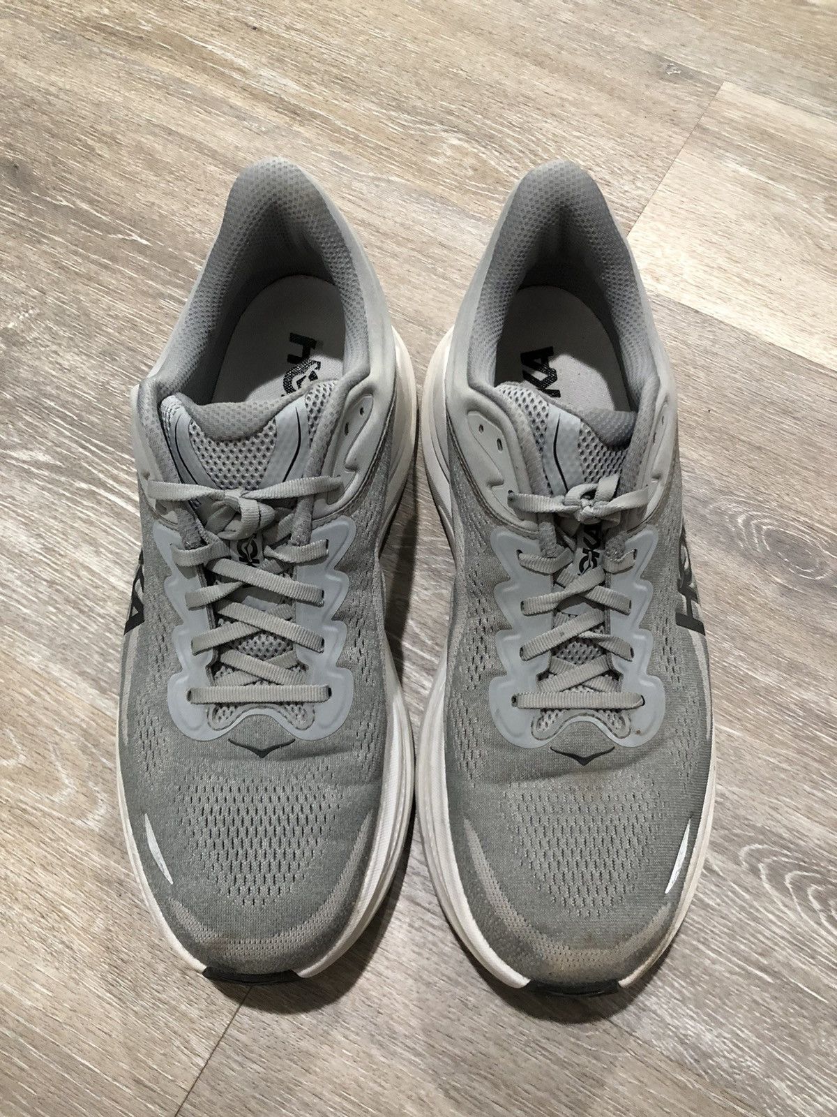 Hoka Hoka One One Shoes Mens Size 14 Gray White Bondi 9 Road Run Size US 14 / EU 47 - 3 Thumbnail