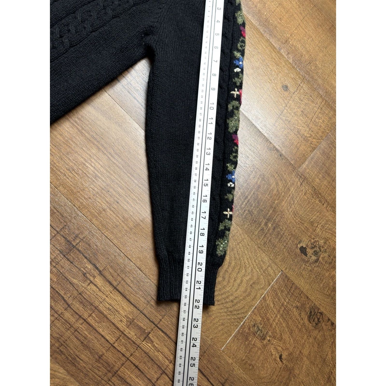 Vintage VINTAGE Susan Bristol Women’s Cable Knit Sweater Floral 100% Shetland Wool Sz 8P M Black Wool Cardigan flower 1989 Womens Size M / US 6-8 / IT 42-44 - 7 Thumbnail