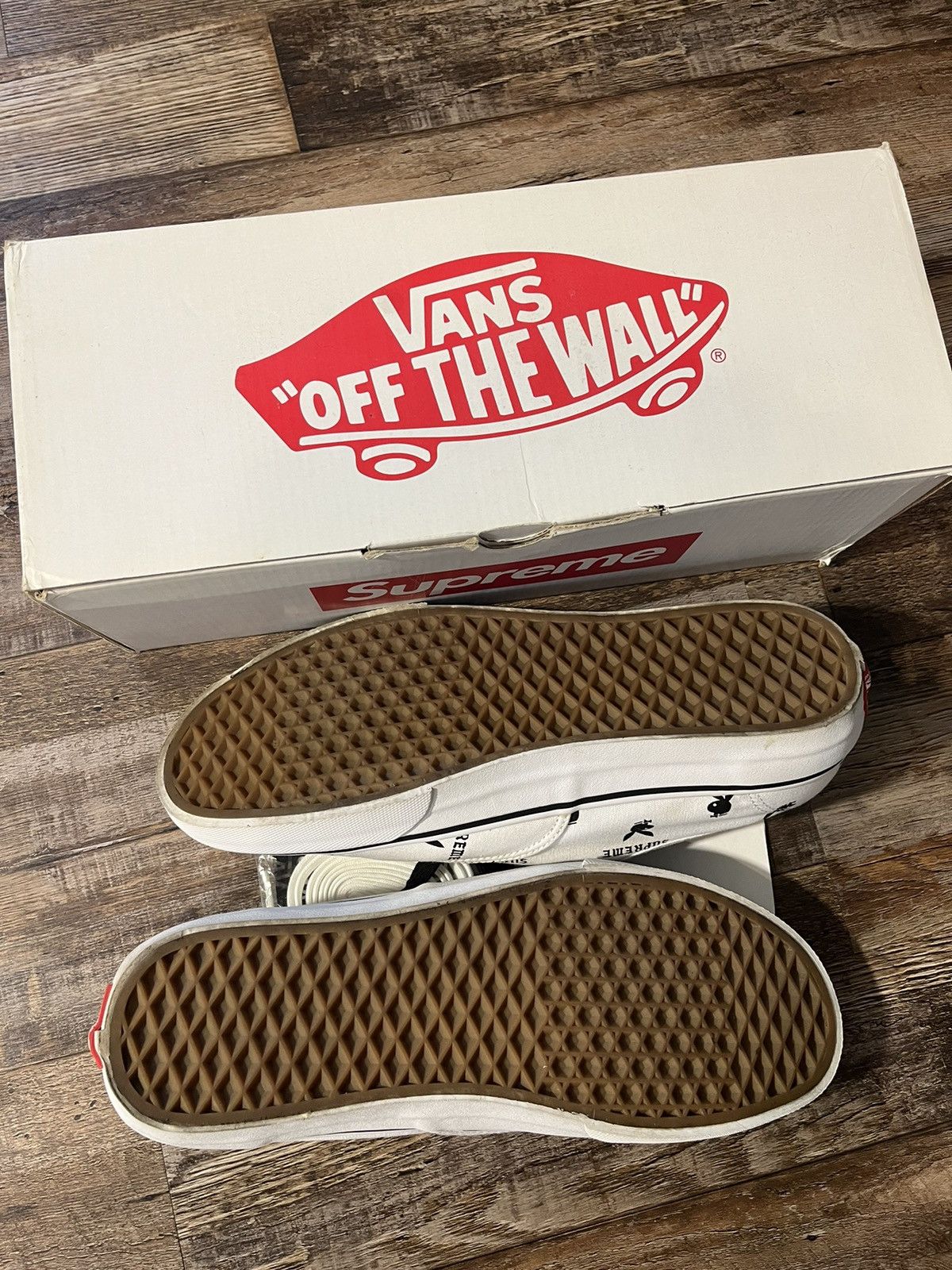 Playboy × Supreme × Vans Supreme playboy vans Size US 11 / EU 44 - 4 Thumbnail