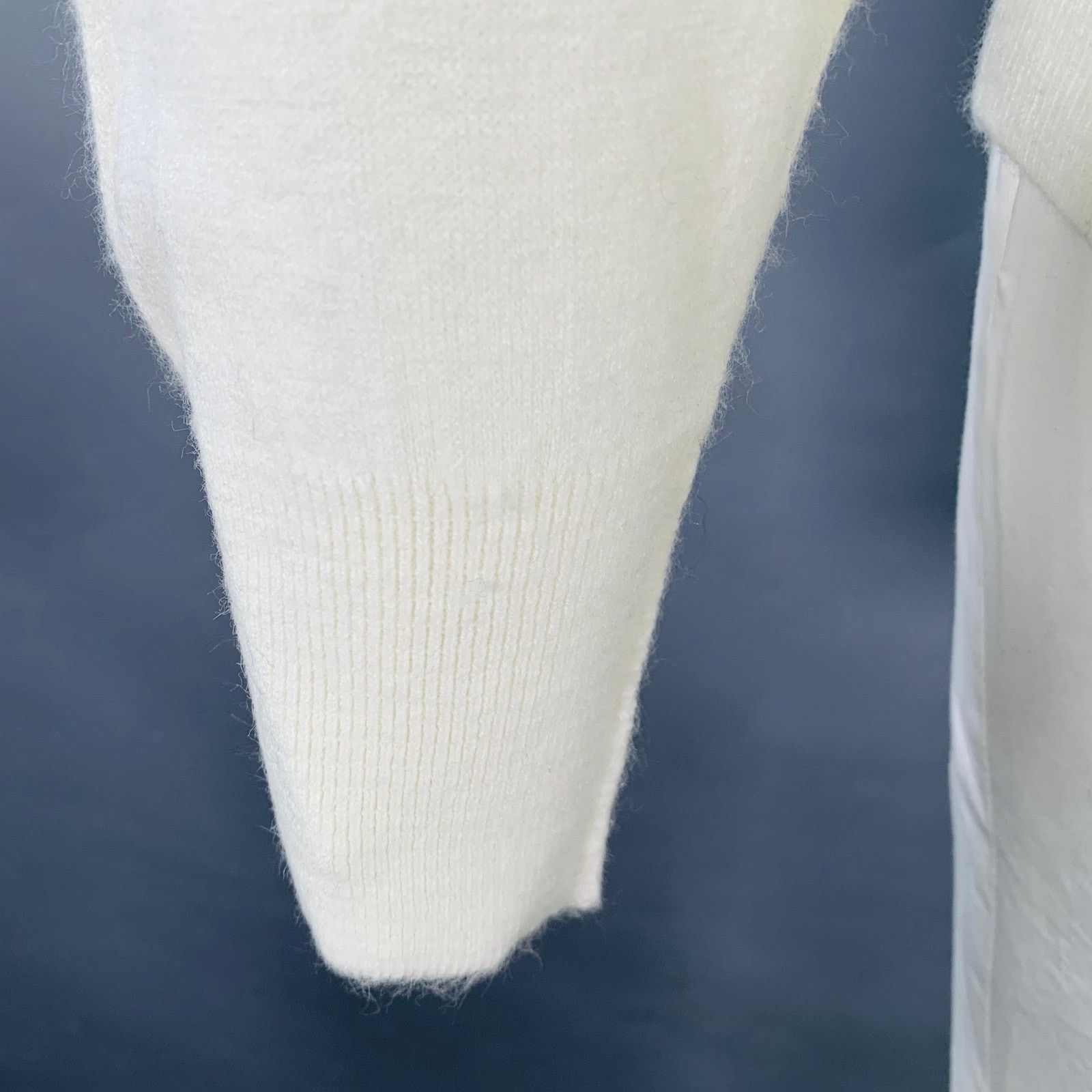 Other I.MAGNIN Size XL Cream Knit Acrylic V-Neck Pullover Size US XL / EU 56 / 4 - 5 Thumbnail
