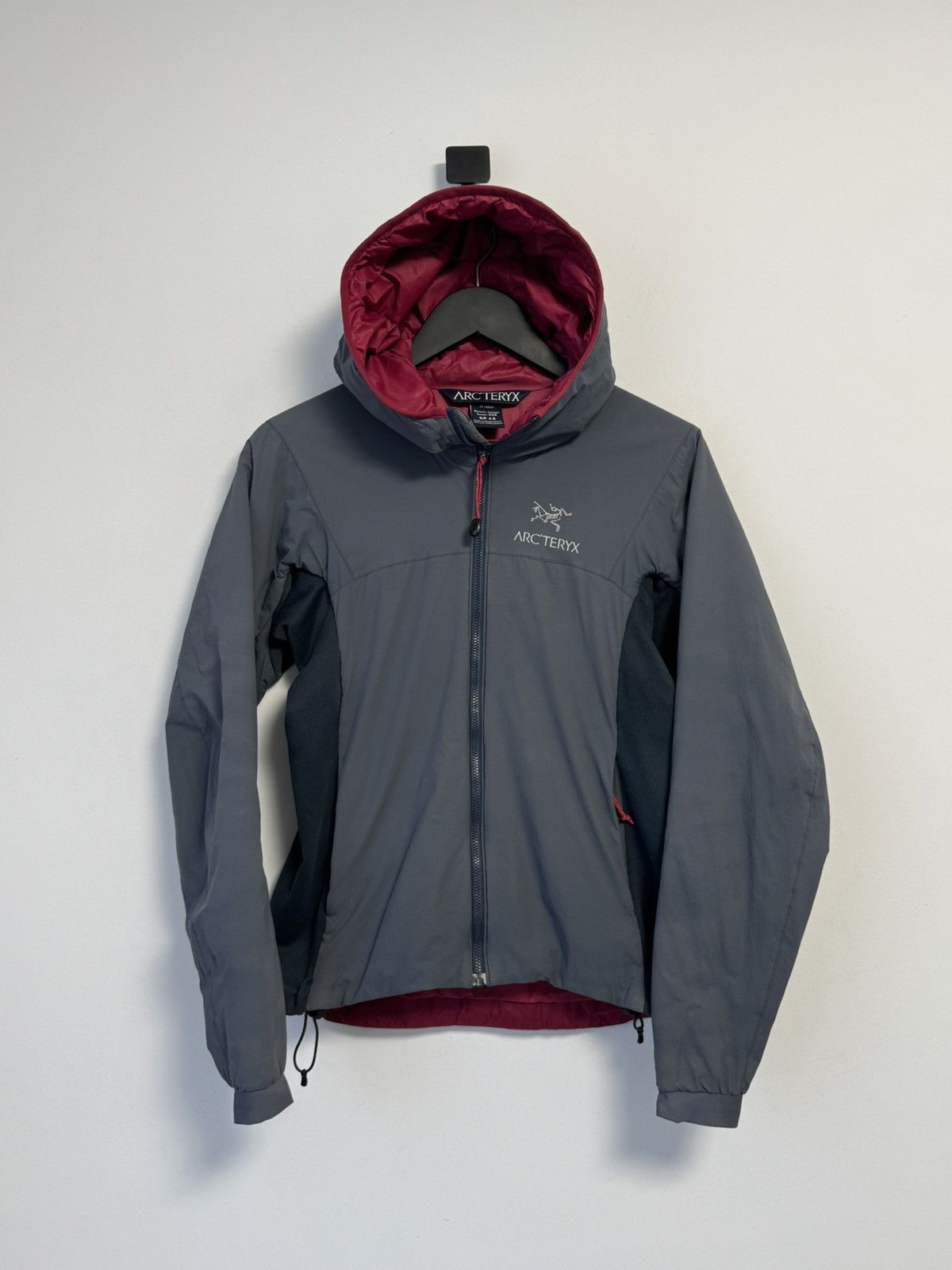 Arc'teryx Arc’teryx Atom Hoodie Women’s Insulated Jacket Size S Size S / US 4 / IT 40 - 1 Thumbnail