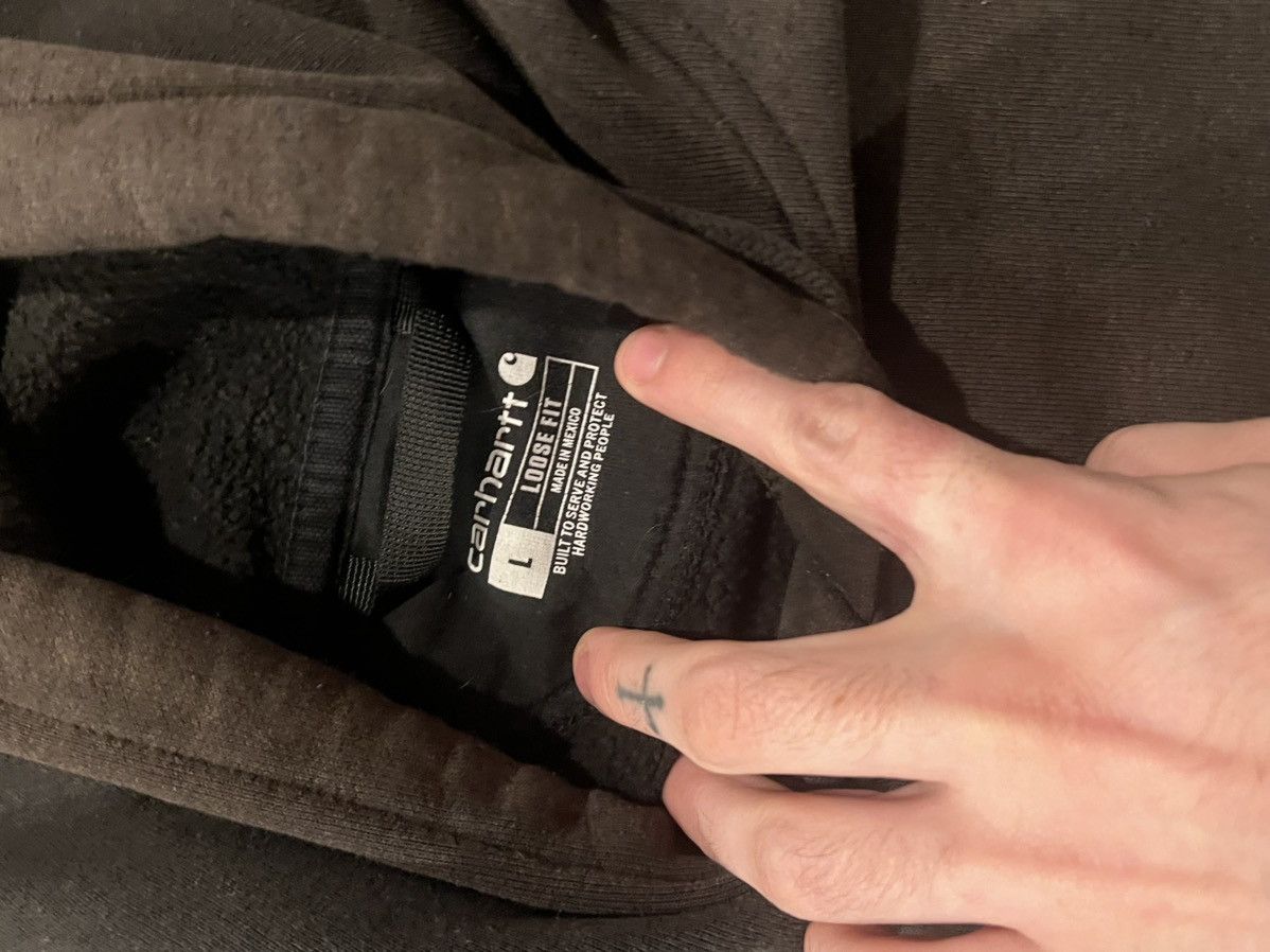 Carhartt × Vintage Sunfaded black thrashed carhartt fleece pullover hoodie Size US L / EU 52-54 / 3 - 4 Thumbnail