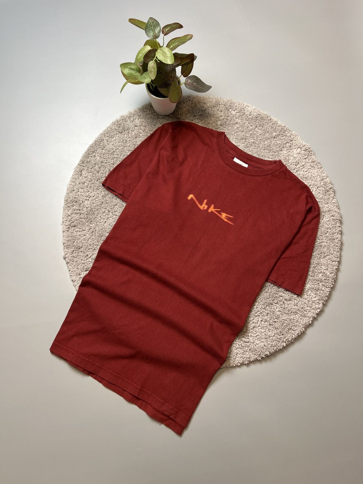 Nike × Vintage Vintage T-Shirt Nike Centre Logo Swoosh Y2k Style Size US M / EU 48-50 / 2 - 1 Thumbnail