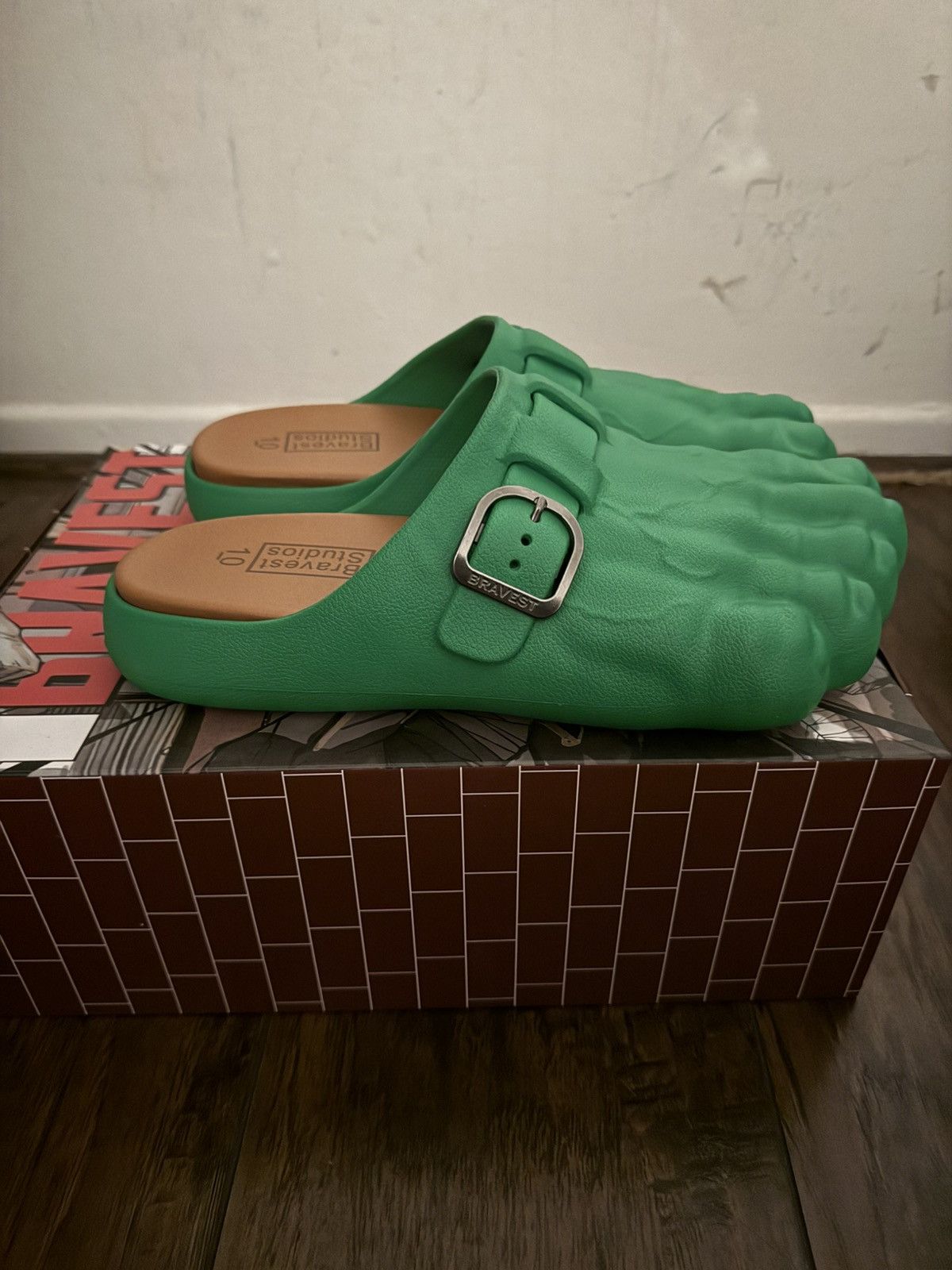 Bravest Studios Brand New Hulk Clogs Size US 10 / EU 43 - 7 Thumbnail