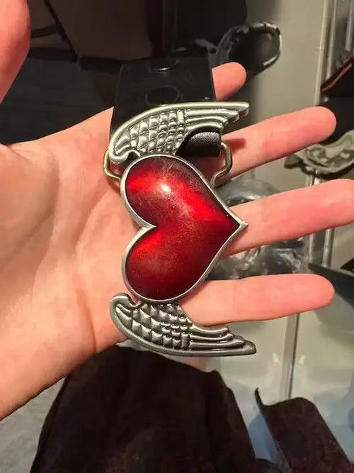 Other Yoshi x Emi Red Angel Heart belt buckle ( no belt ) Size ONE SIZE - 5 Thumbnail