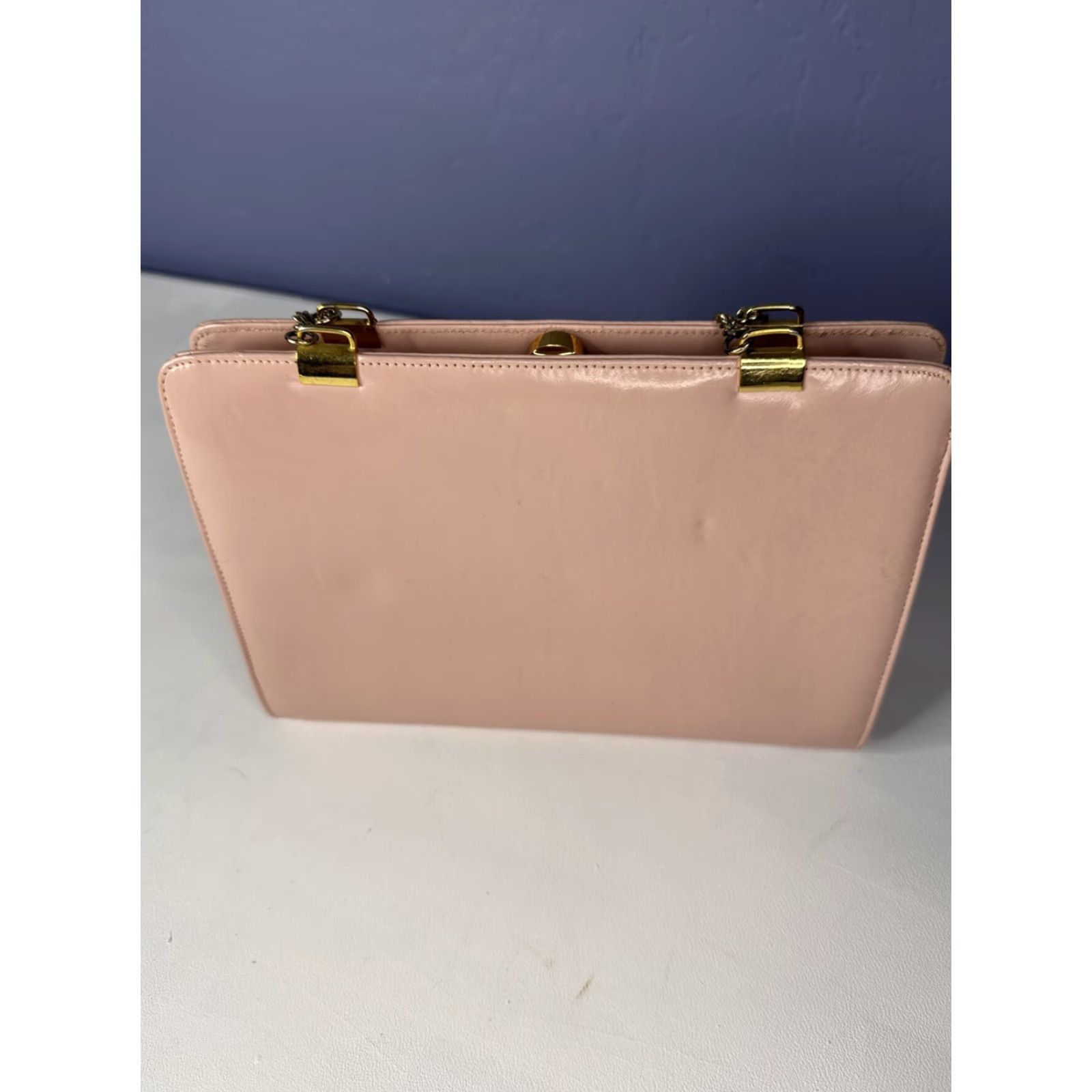 CO VINTAGE May Shoe Co Purse Bag Charleston WV Gold Chain Soft Pink Purse Pink Bag Womens Vintage Size ONE SIZE - 5 Thumbnail