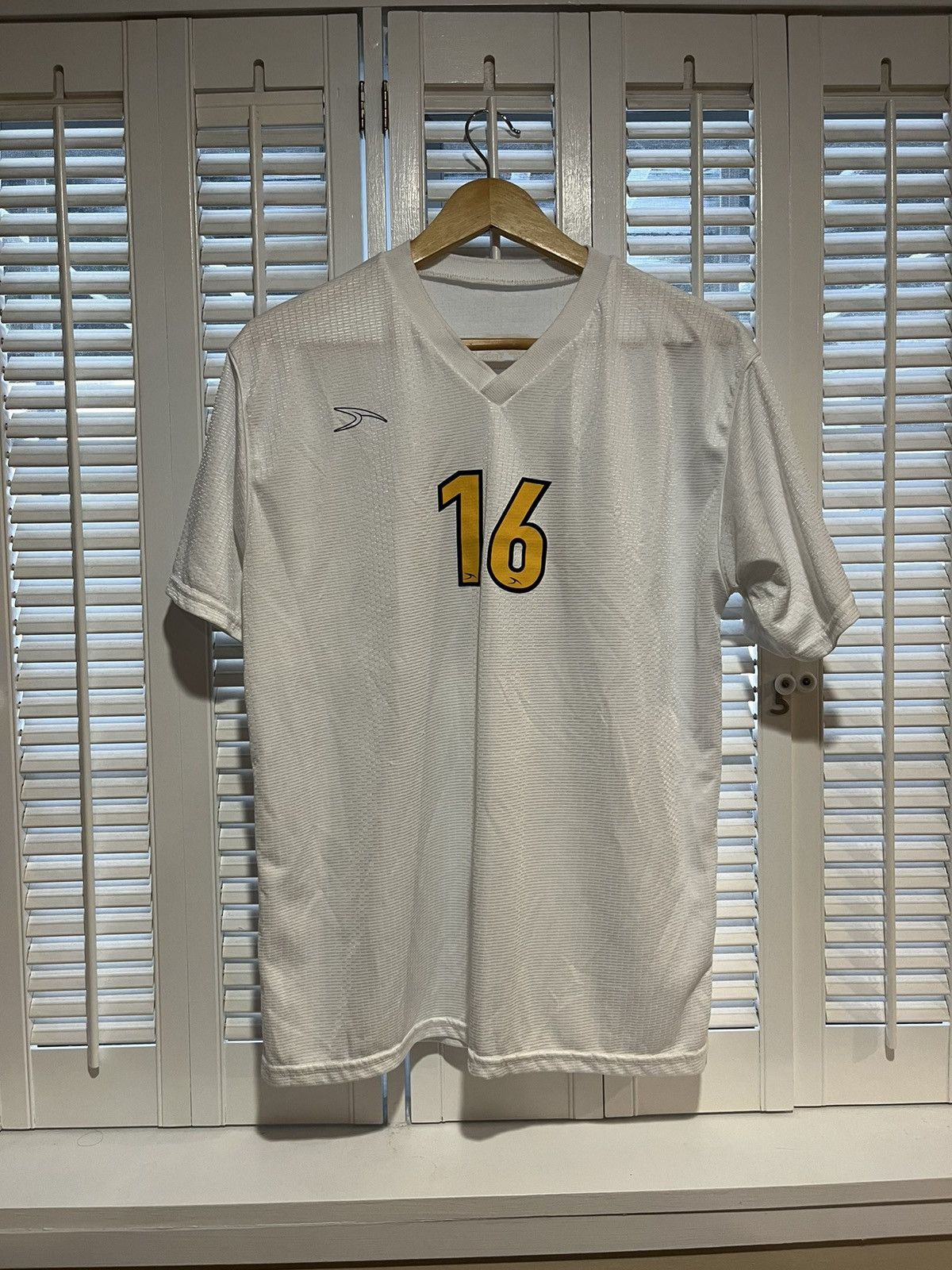 Vintage White Y2K Soccer Jersey 17 Size US M / EU 48-50 / 2 - 1 Thumbnail