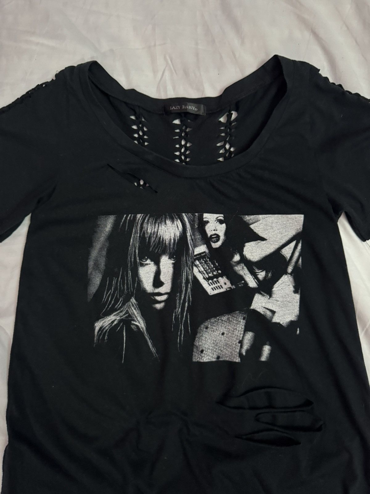 Japanese Brand Distressed Grunge Punk Tees Size XS / US 0-2 / IT 36-38 - 2 Thumbnail