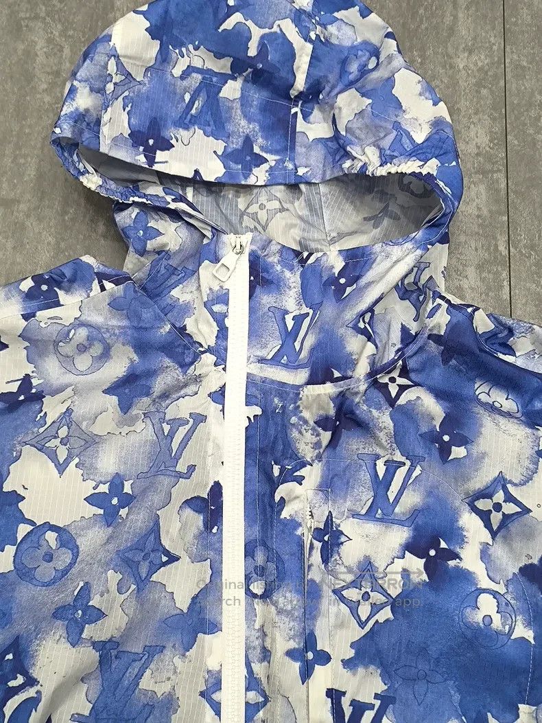Louis Vuitton Louis Vuitton Blue and white ink-splashing trench jacket Size US S / EU 44-46 / 1 - 3 Thumbnail