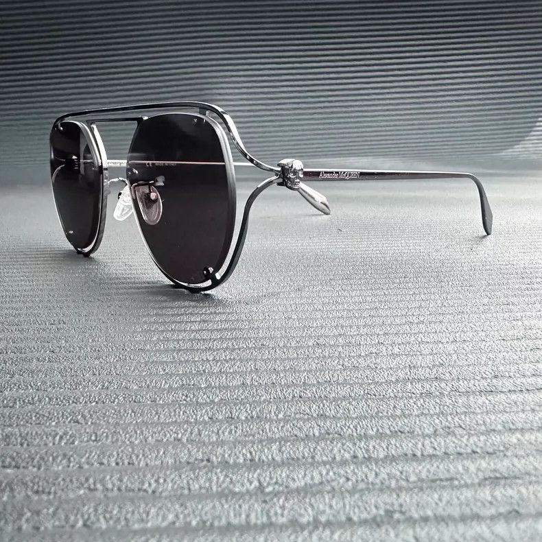 Alexander McQueen Alexander Mcqueen Sunglasses Size ONE SIZE - 6 Thumbnail