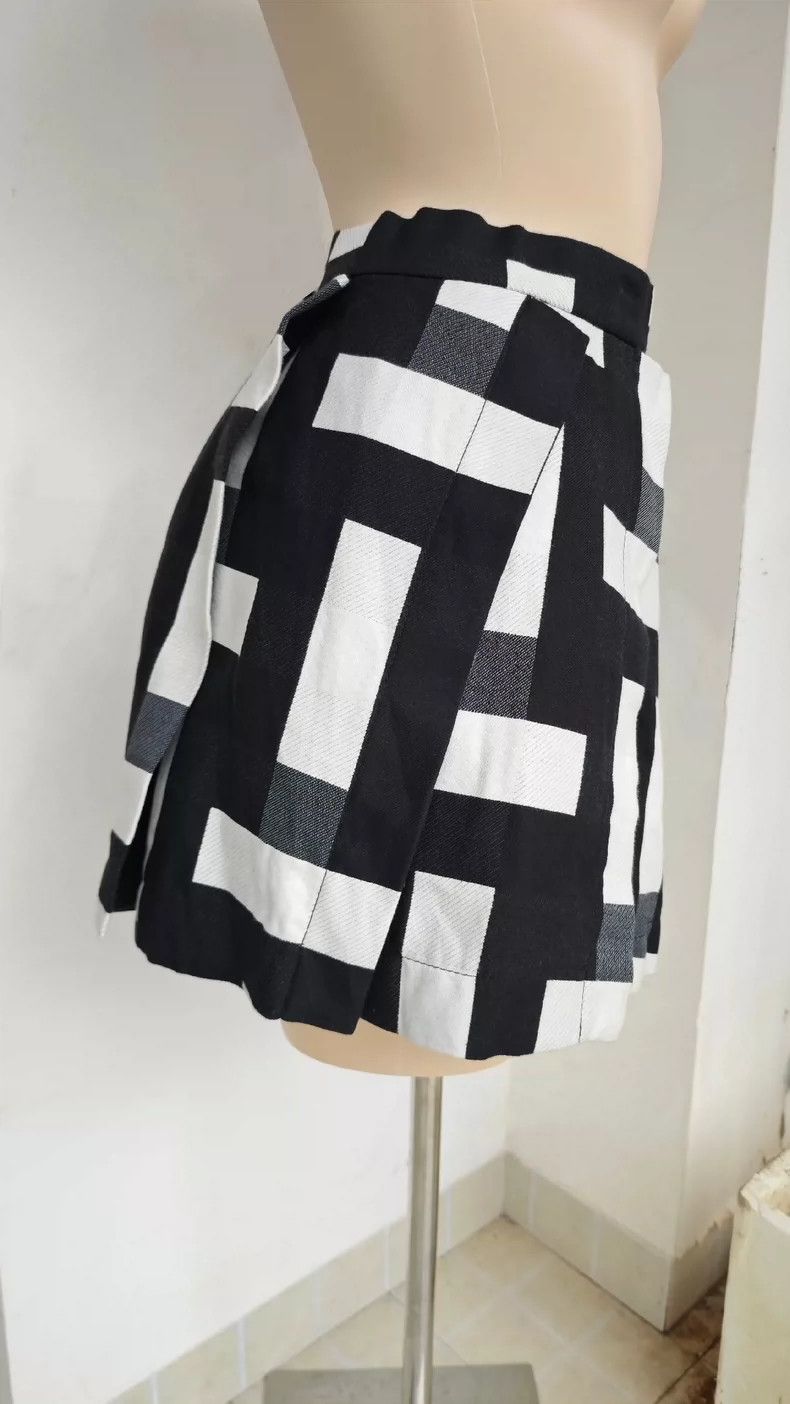 Vivienne Westwood Vivienne Westwood sizeS Black and white geometry, origami, Size 27" / US 4 / IT 40 - 2 Thumbnail