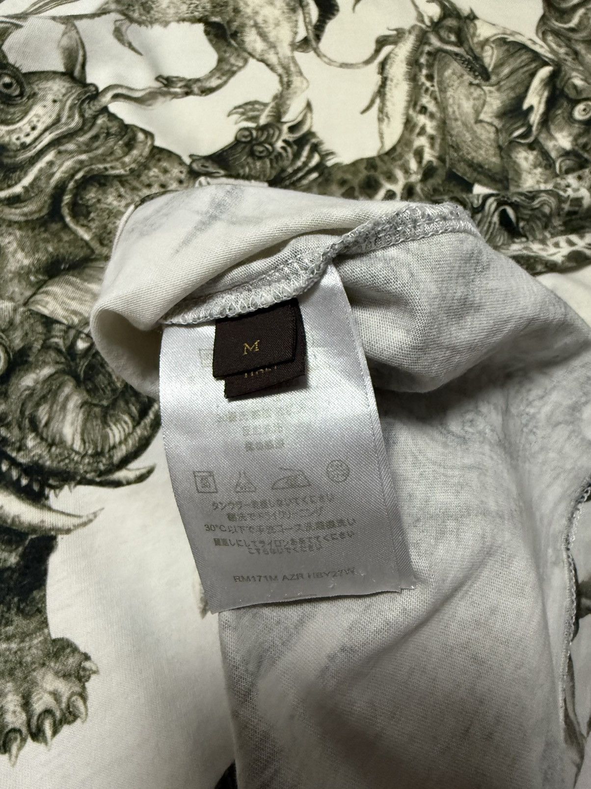 Louis Vuitton Louis Vuitton T Shirt Tee Overprinted Mens M Size Size US M / EU 48-50 / 2 - 14 Thumbnail
