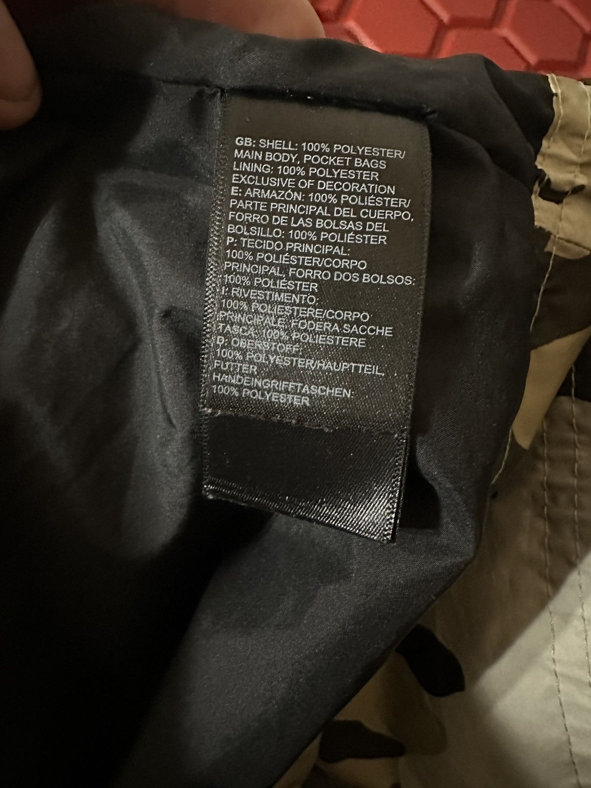 Grailed × The North Face The North Face Camo Windbreaker Jacket 2019 Season Grail Size US L / EU 52-54 / 3 - 6 Thumbnail