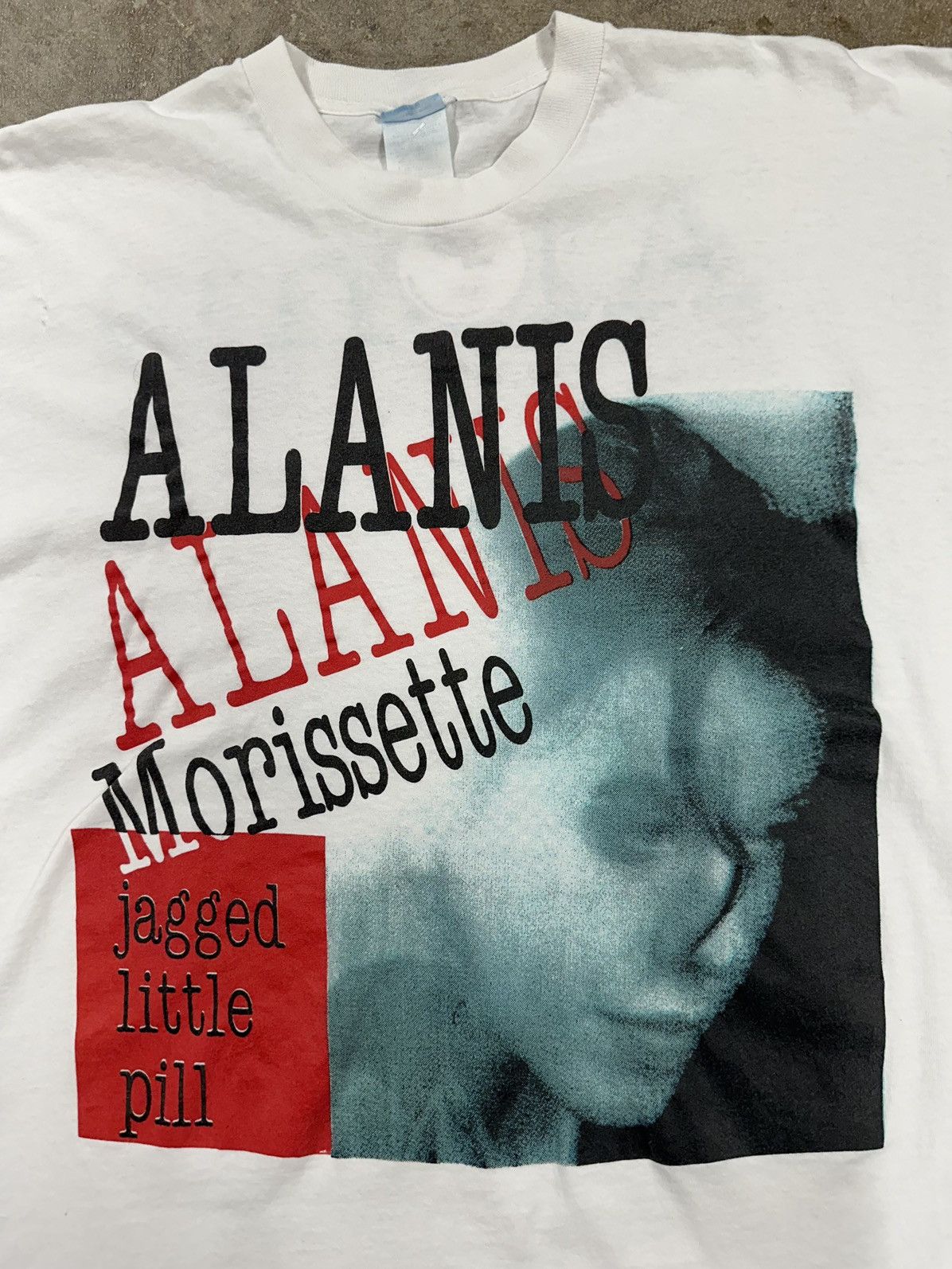 Vintage Vintage 90s Alanis Morissette Jagged Little Pill 96 T-Shirt Size US L / EU 52-54 / 3 - 5 Thumbnail