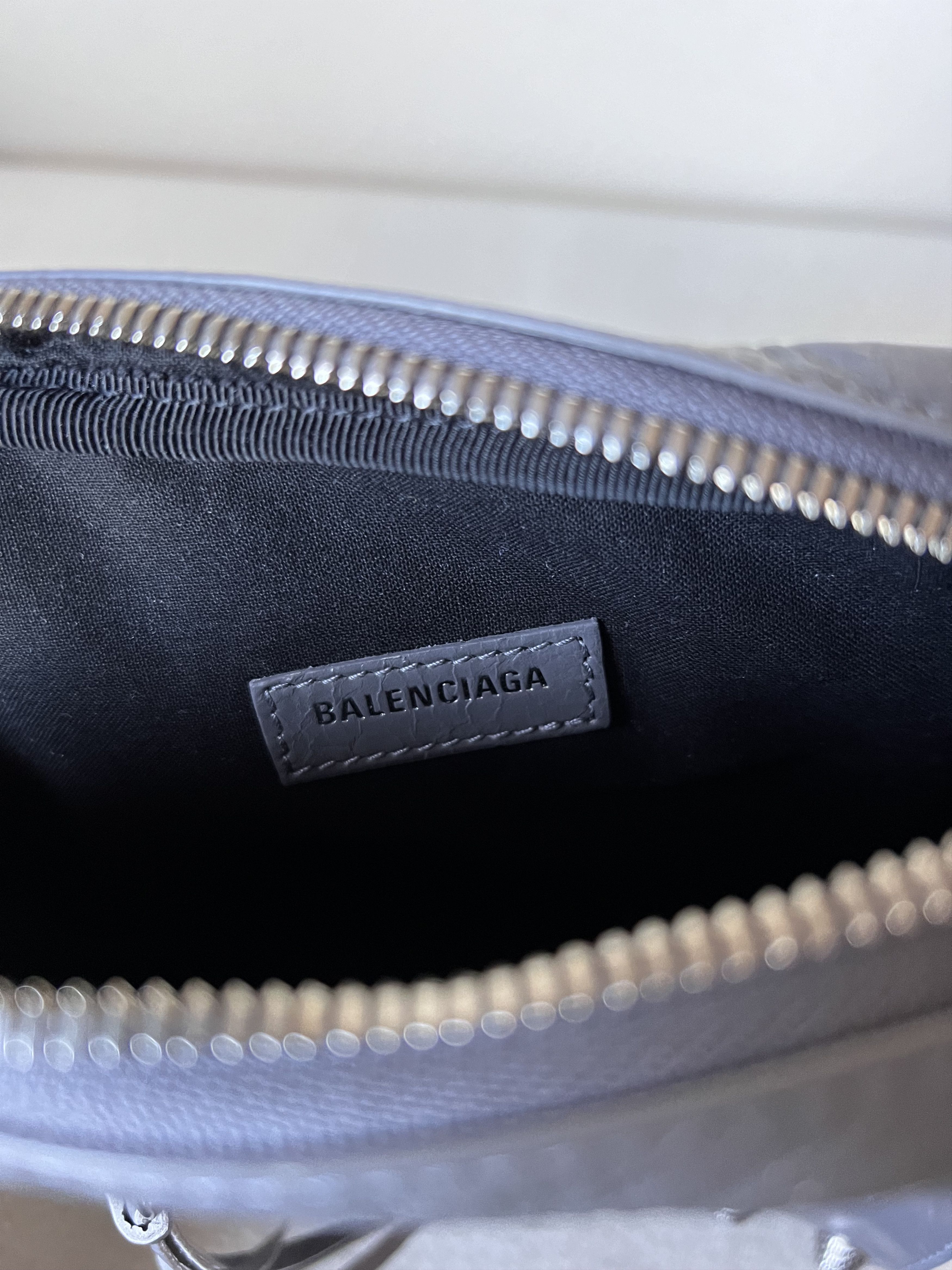 Balenciaga Balenciaga Le Cagole Crossbody Bag in Gray Size ONE SIZE - 8 Thumbnail