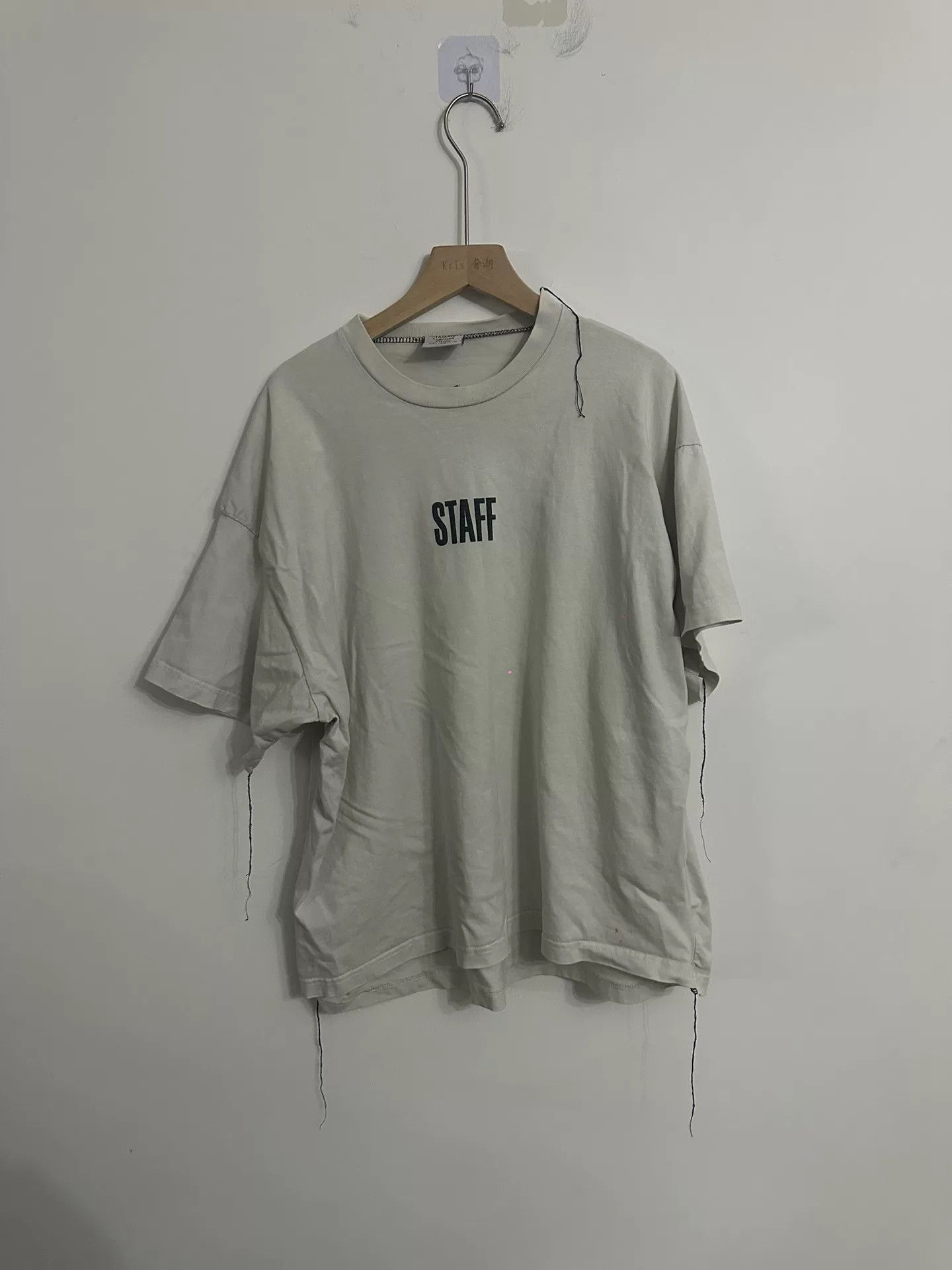 Vetements vetements staff short sleeve t-shirt Size US XS / EU 42 / 0 - 1 Thumbnail