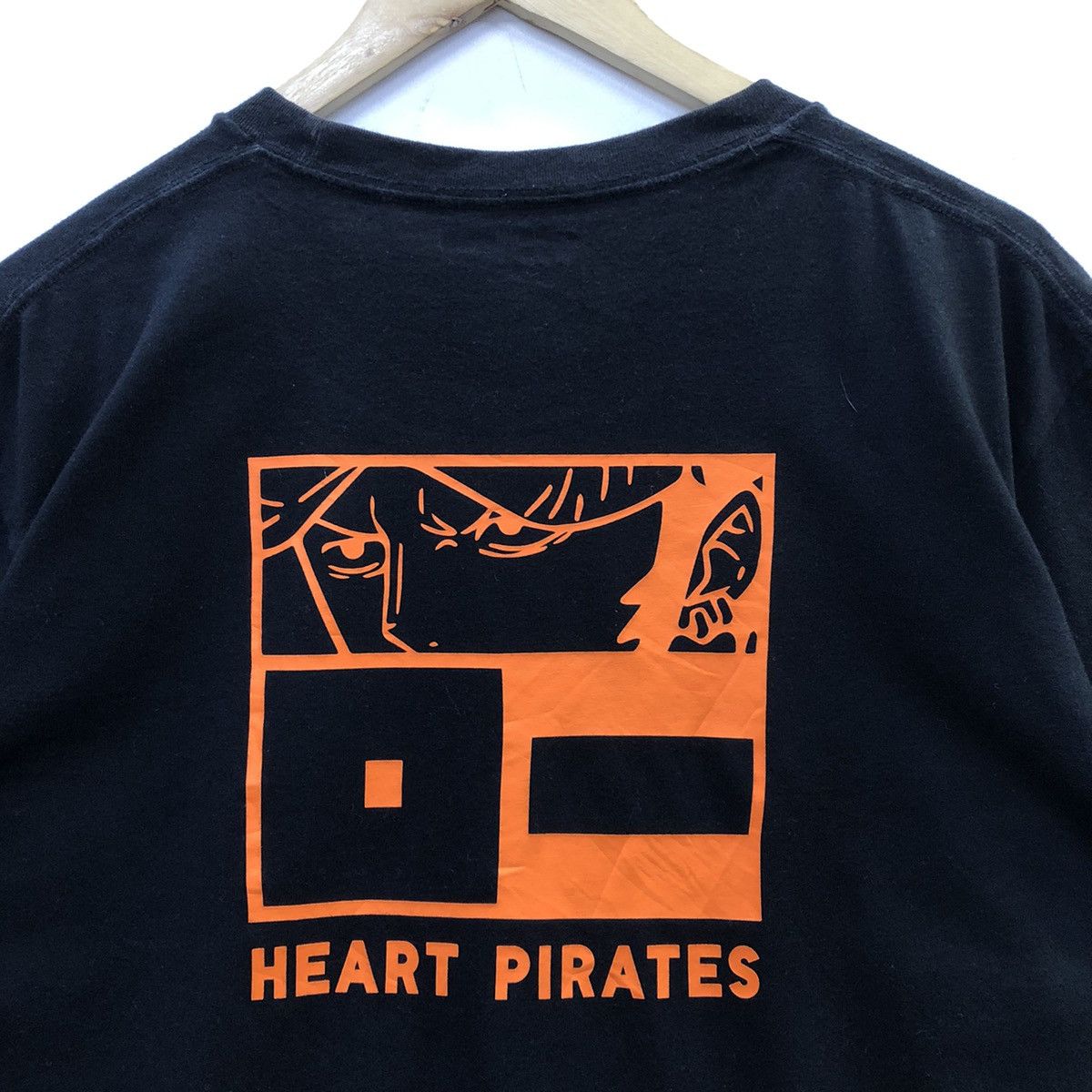 Anime Uniqlo X One Piece Trafalgar D Water Law Anime Tshirt Size US XXL / EU 58 / 5 - 3 Thumbnail