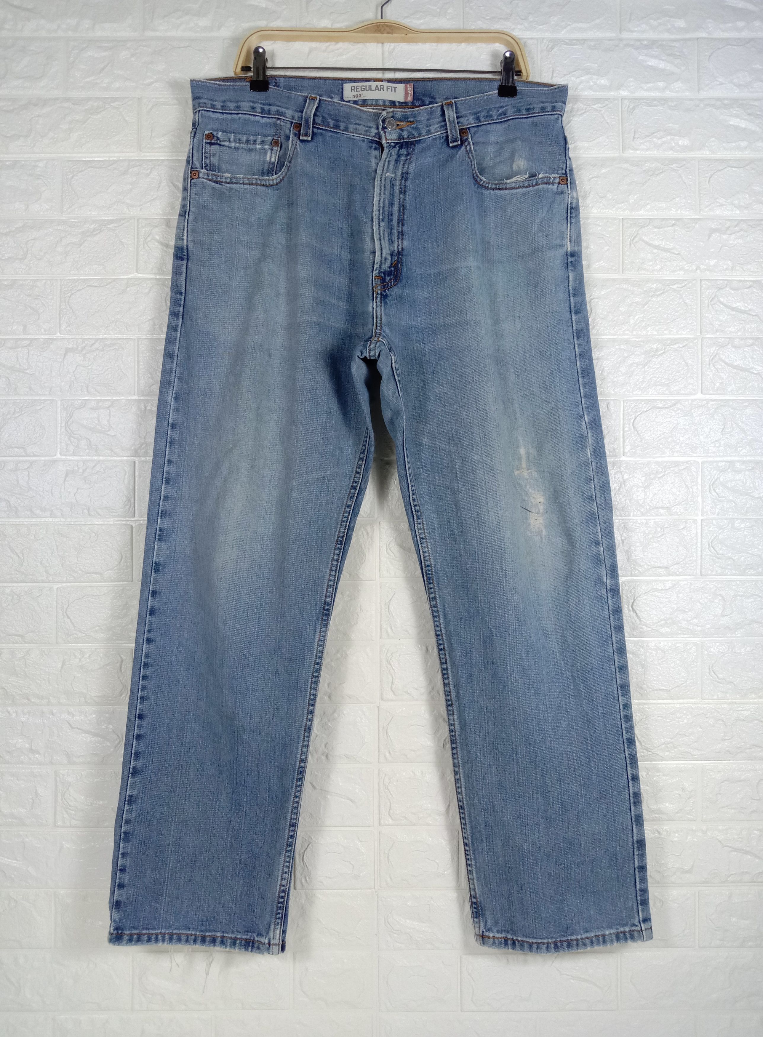 image of Levis x Levis Vintage Clothing Vintage Levi's 505 Jeans Regular Fit Distressed Denim in Blue (Size 