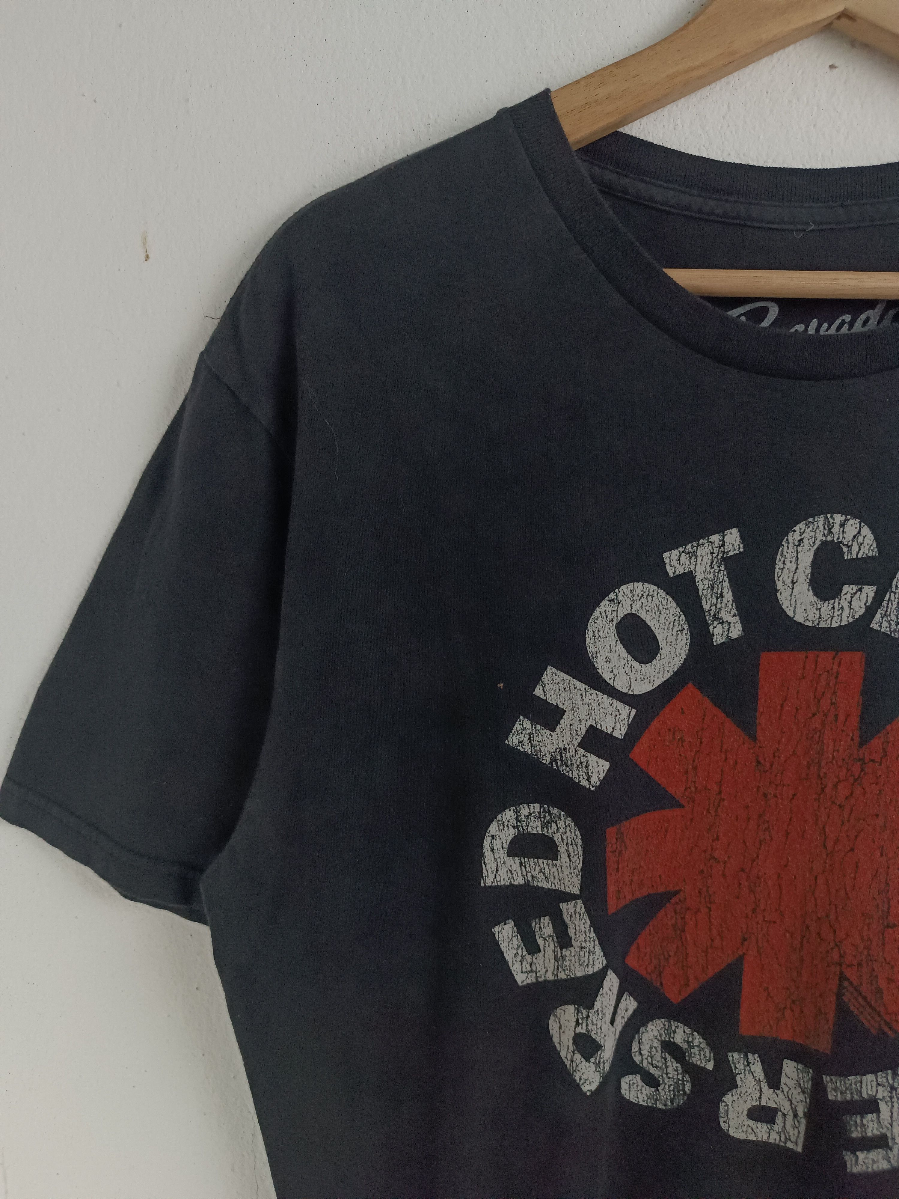 Band Tees VINTAGE RED HOT CHILLI PEPPERS CLASSIC LOGO T eminem nirvana Size US L / EU 52-54 / 3 - 5 Thumbnail