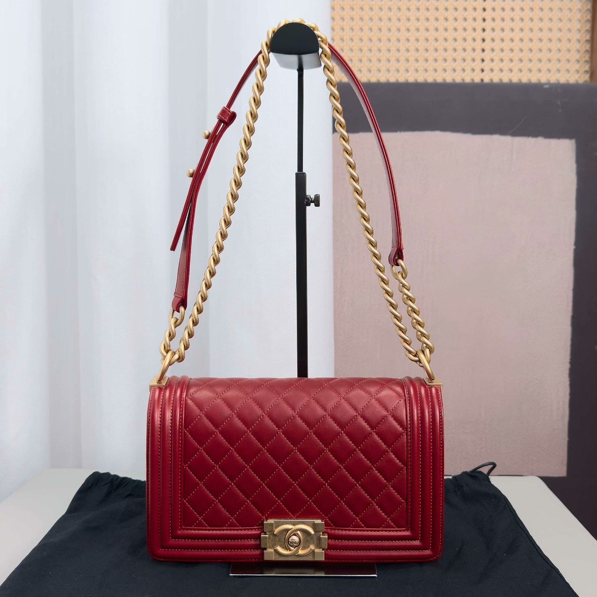 Chanel Pre-loved Bag Very good condition Size ONE SIZE - 1 Thumbnail