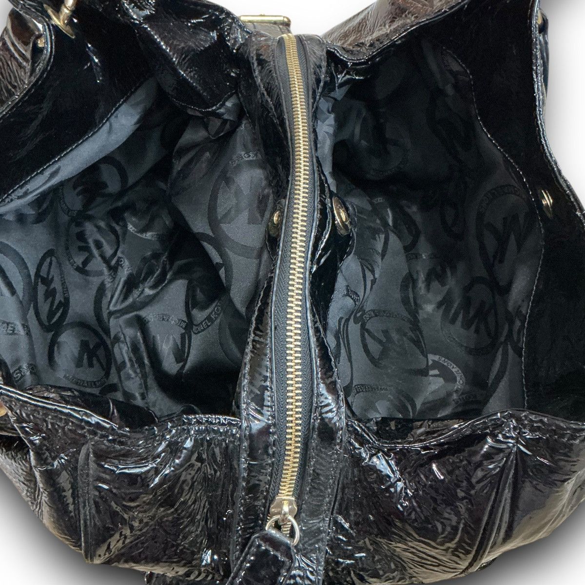 Michael Kors Y2K Vintage MICHAEL Michael Kors Embossed Hobo Shoulder Bag Size ONE SIZE - 10 Thumbnail