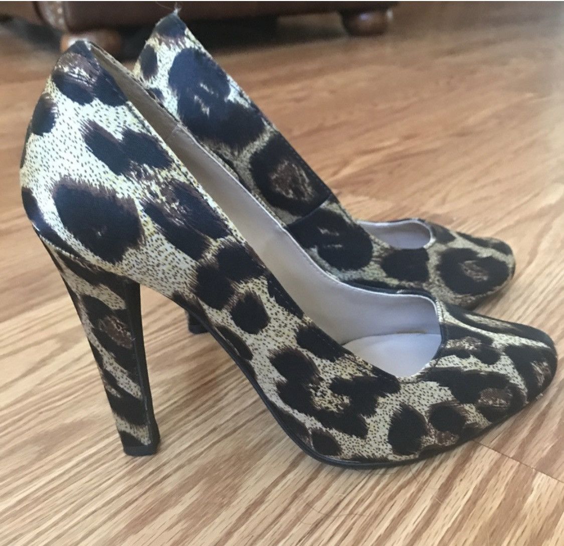 Forever 21 LEOPARD PRINT PUMPS HEELS Size US 8 / IT 38 - 4 Thumbnail