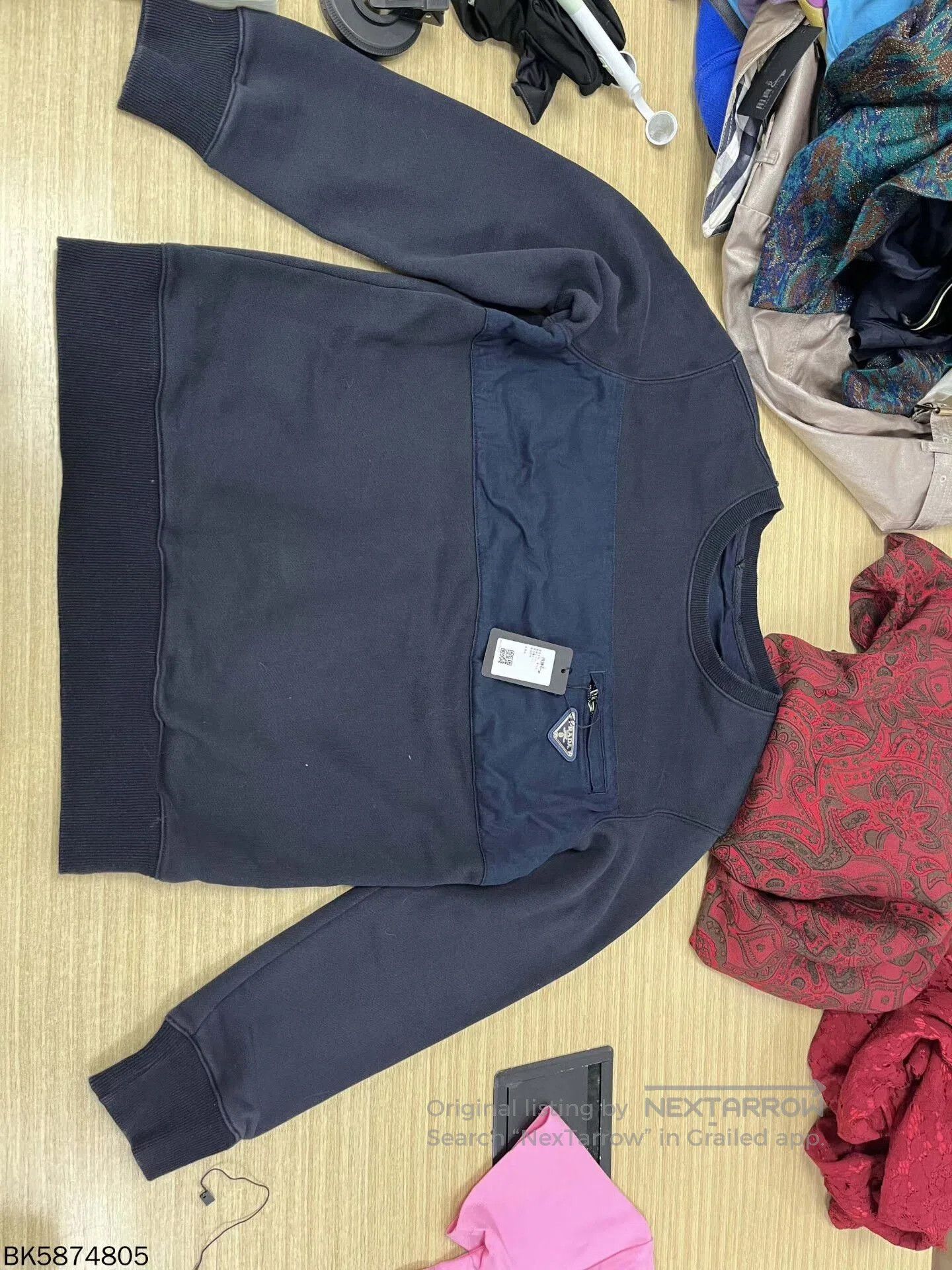 Prada prada logo crew neck sweatshirt size M. Size US M / EU 48-50 / 2 - 1 Thumbnail
