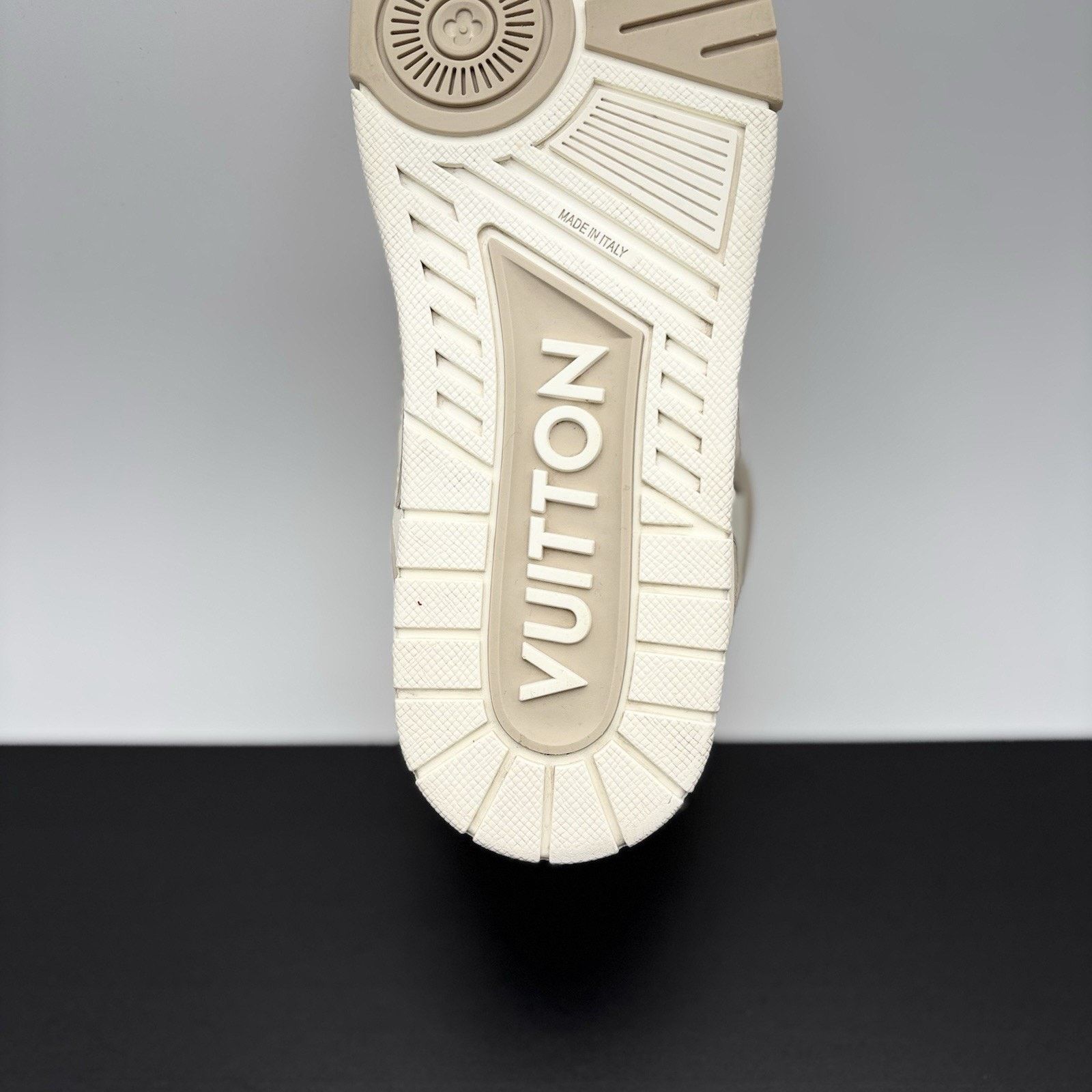 Louis Vuitton Louis Vuitton Skate ' Beige White ' | EXCELLENT COND! Size US 8.5 / EU 41-42 - 18 Thumbnail