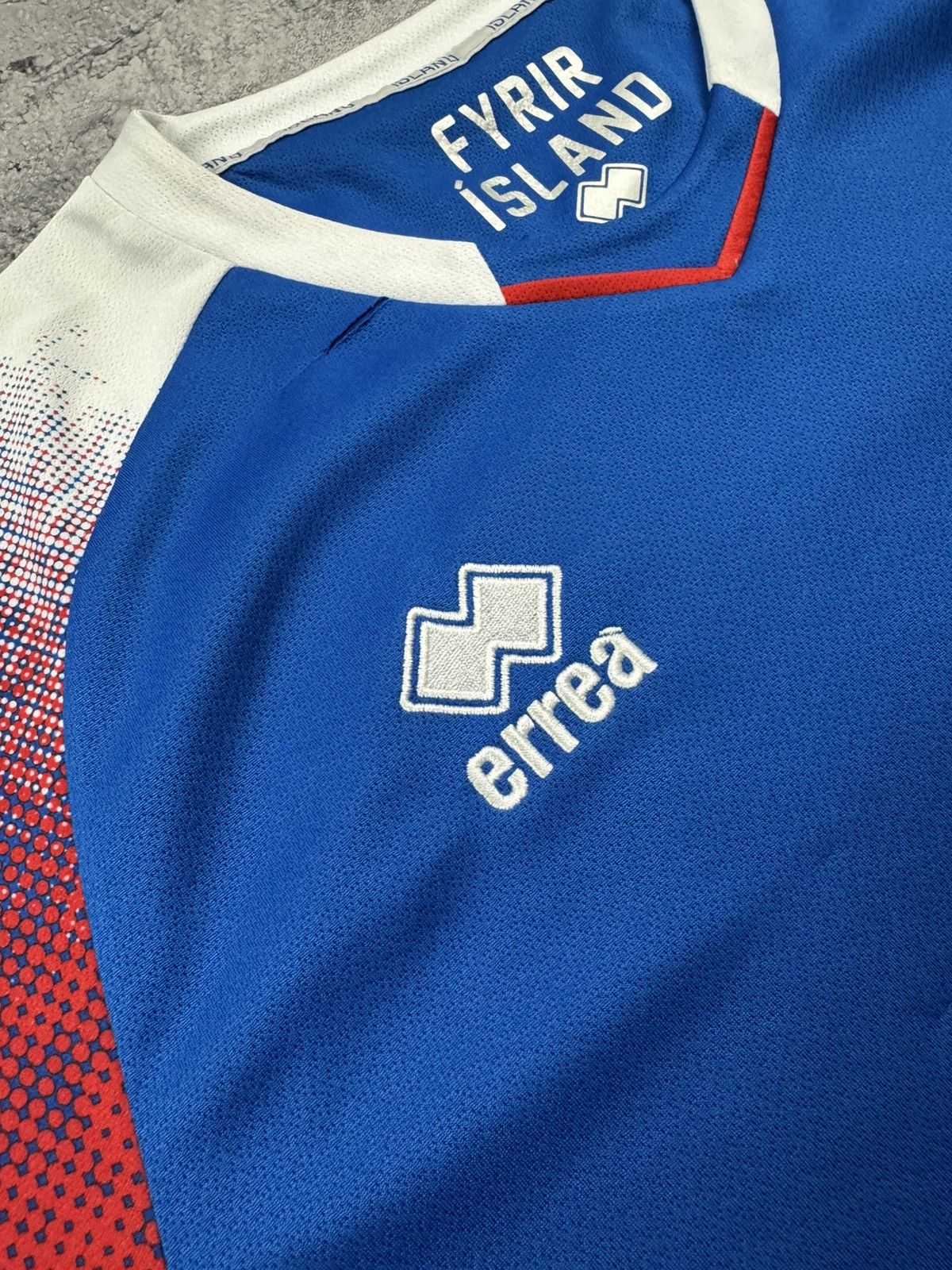 Errea ICELAND TEAM 2018/2019 FOOTBALL JERSEY HOME ERREA ORIGINAL Size US L / EU 52-54 / 3 - 11 Thumbnail