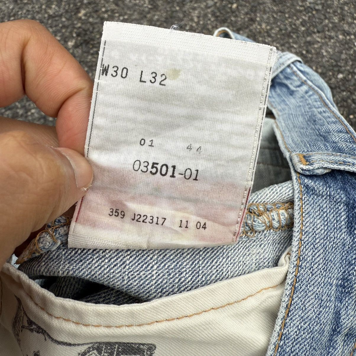 Levi's Vintage Clothing W31 Vintage 2004 Levi's 501 light wash denim jean pants Size US 31 - 15 Thumbnail