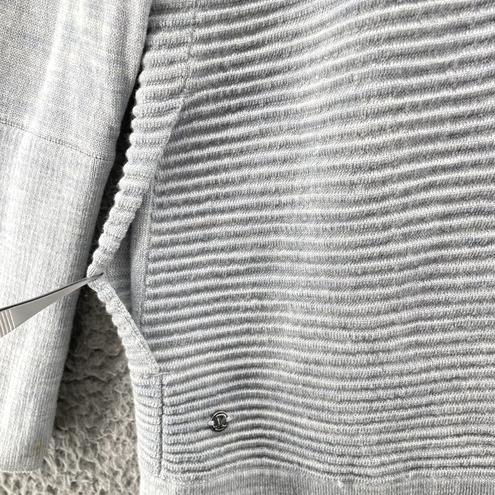 Lululemon Lululemon Cardigan Womens 6 Gray Merino Wool Rib Corpcore Academia Office Travel Size M / US 6-8 / IT 42-44 - 6 Thumbnail