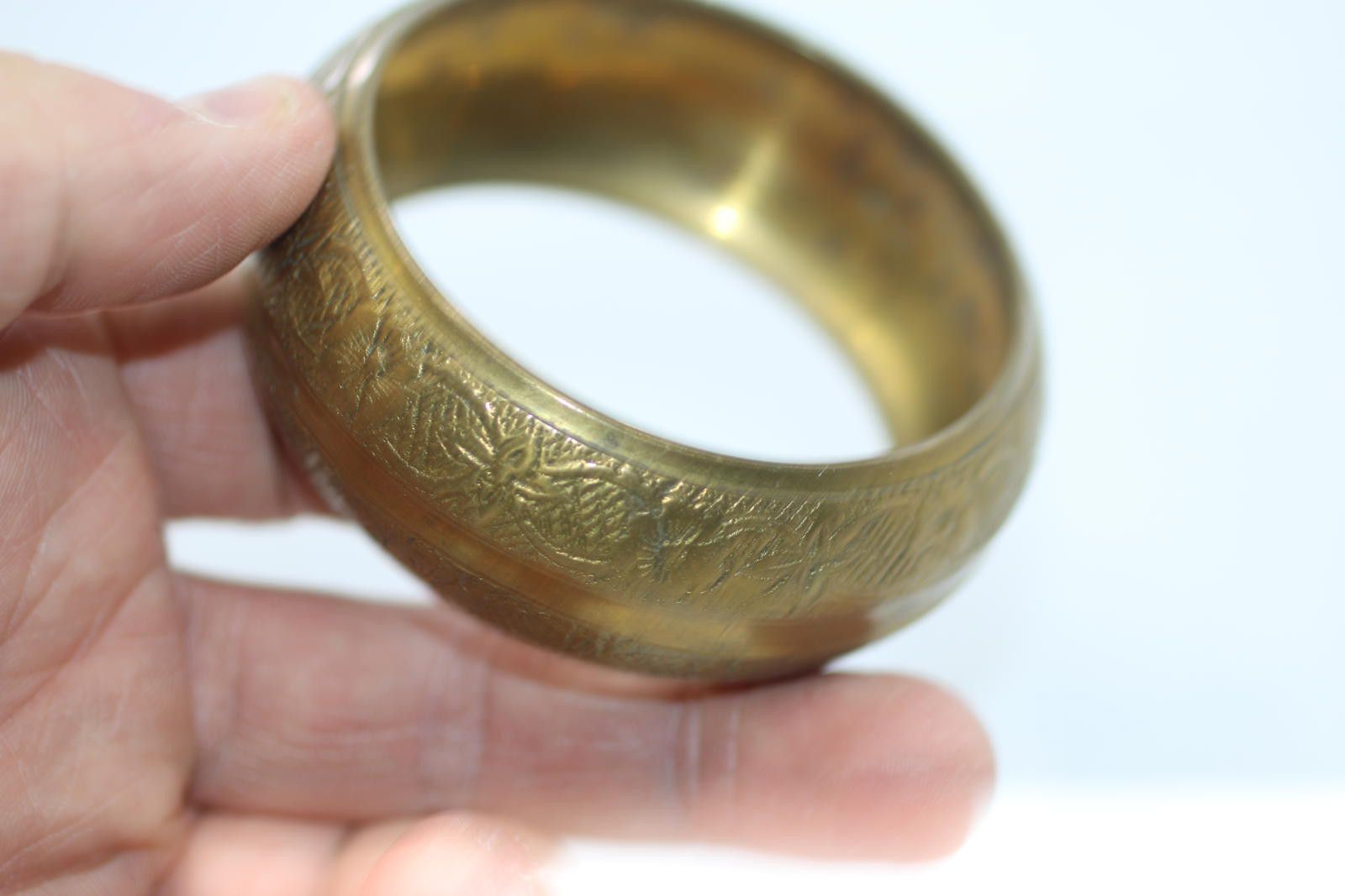 The Unbranded Brand Vintage Gold tone Floral Engraved Bangle Bracelet Jewelery Size ONE SIZE - 5 Thumbnail