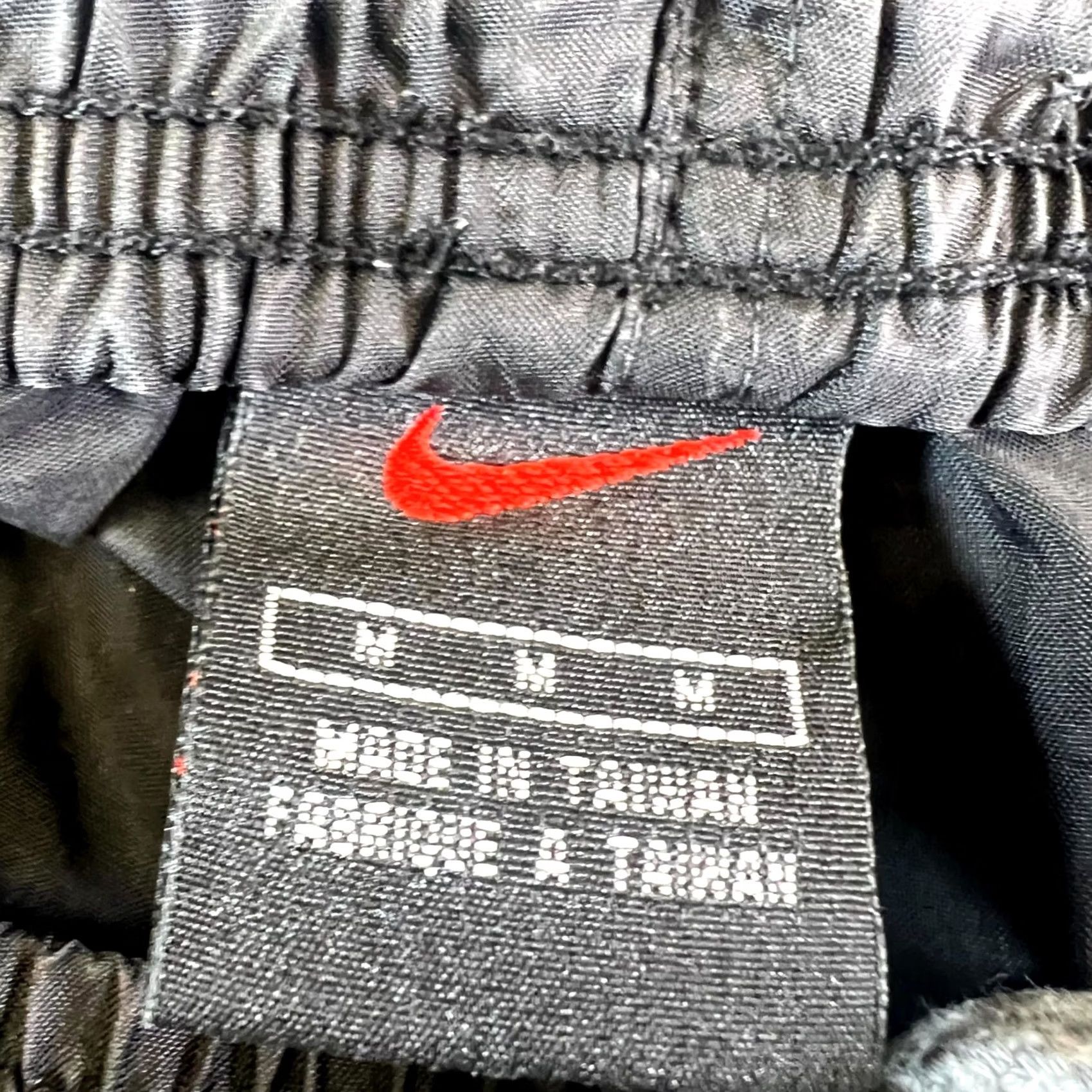 Nike VINTAGE Nike Track Pants Mens Medium Black Swoosh Logo Ankle Zip Performance Size US 31 - 6 Thumbnail